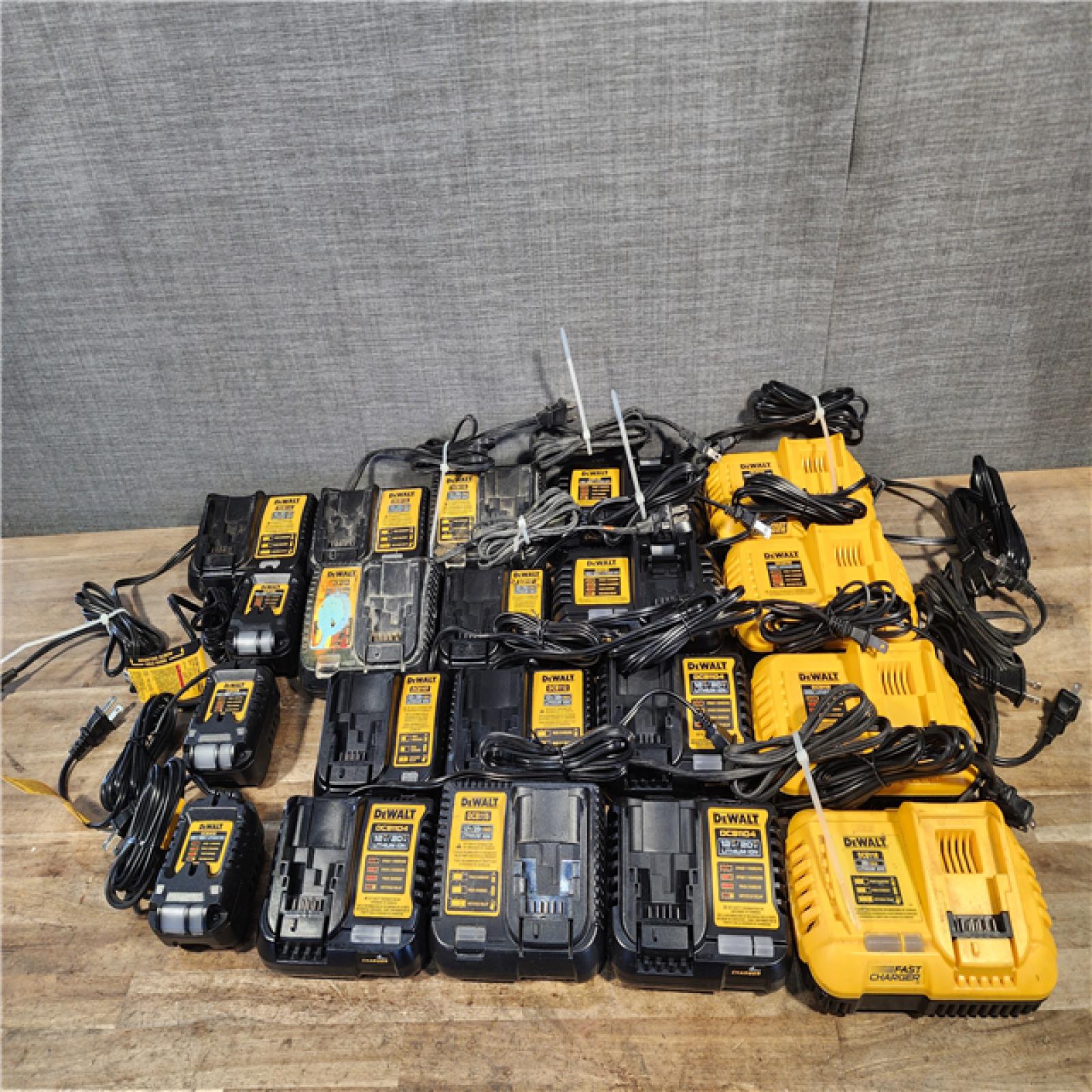 HOUSTON LOCATION - AS-IS DEWALT BATTERY CHARGER PACK QTY - 20