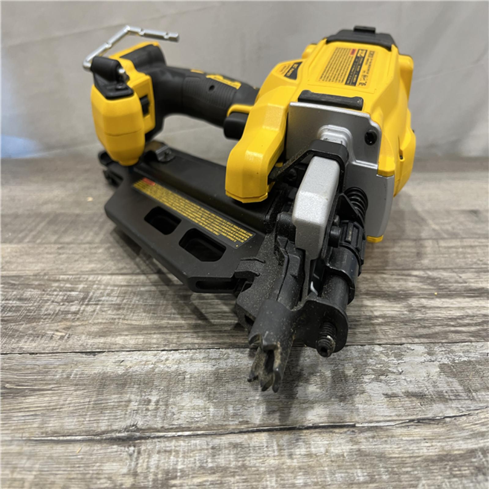 AS-IS DEWALT 20V 30 Degree Cordless Framing Nailer (Tool-Only)