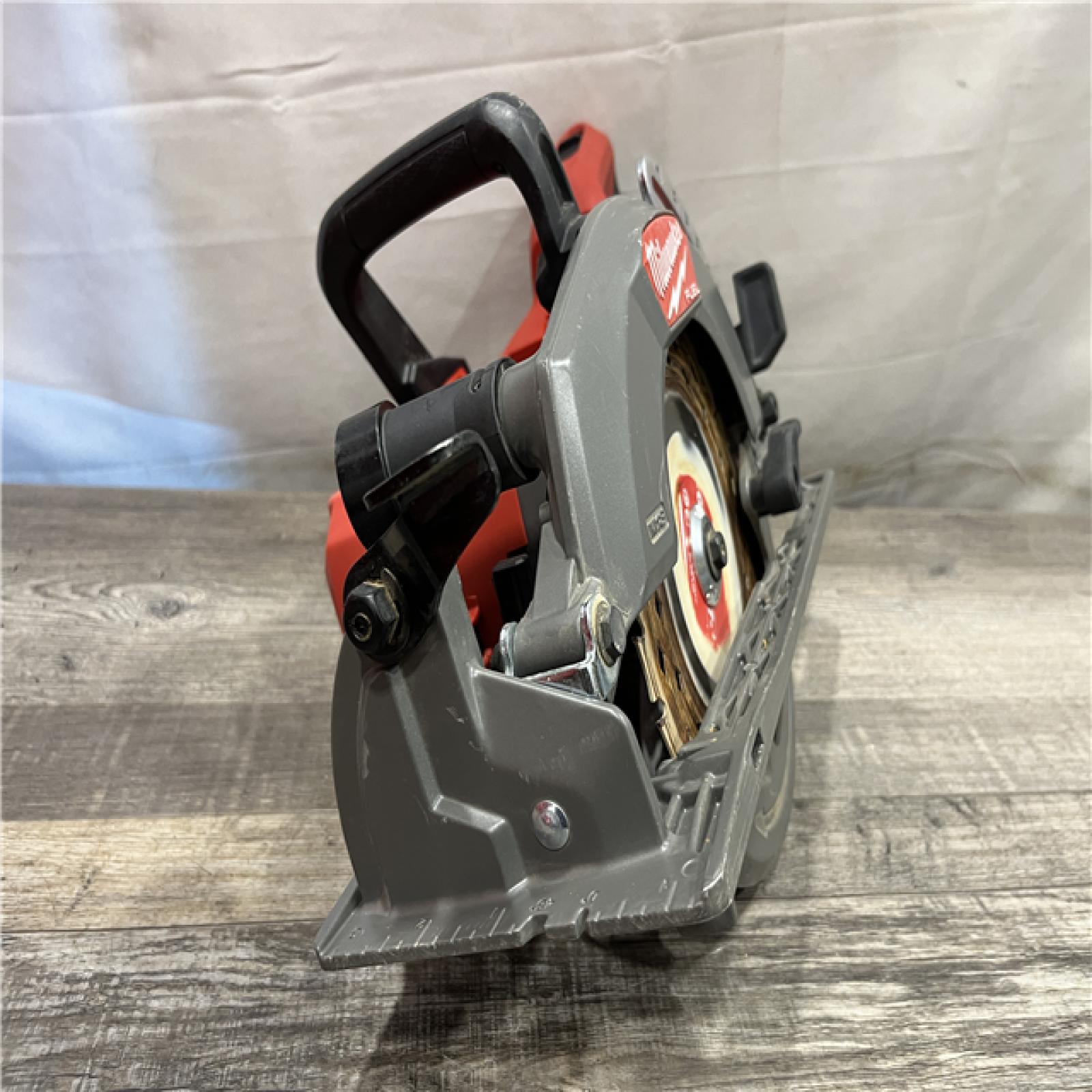AS-IS Milwaukee FUEL 18V Lithium-Ion Cordless 7-1/4 in. Rear Handle Circular Saw Kit