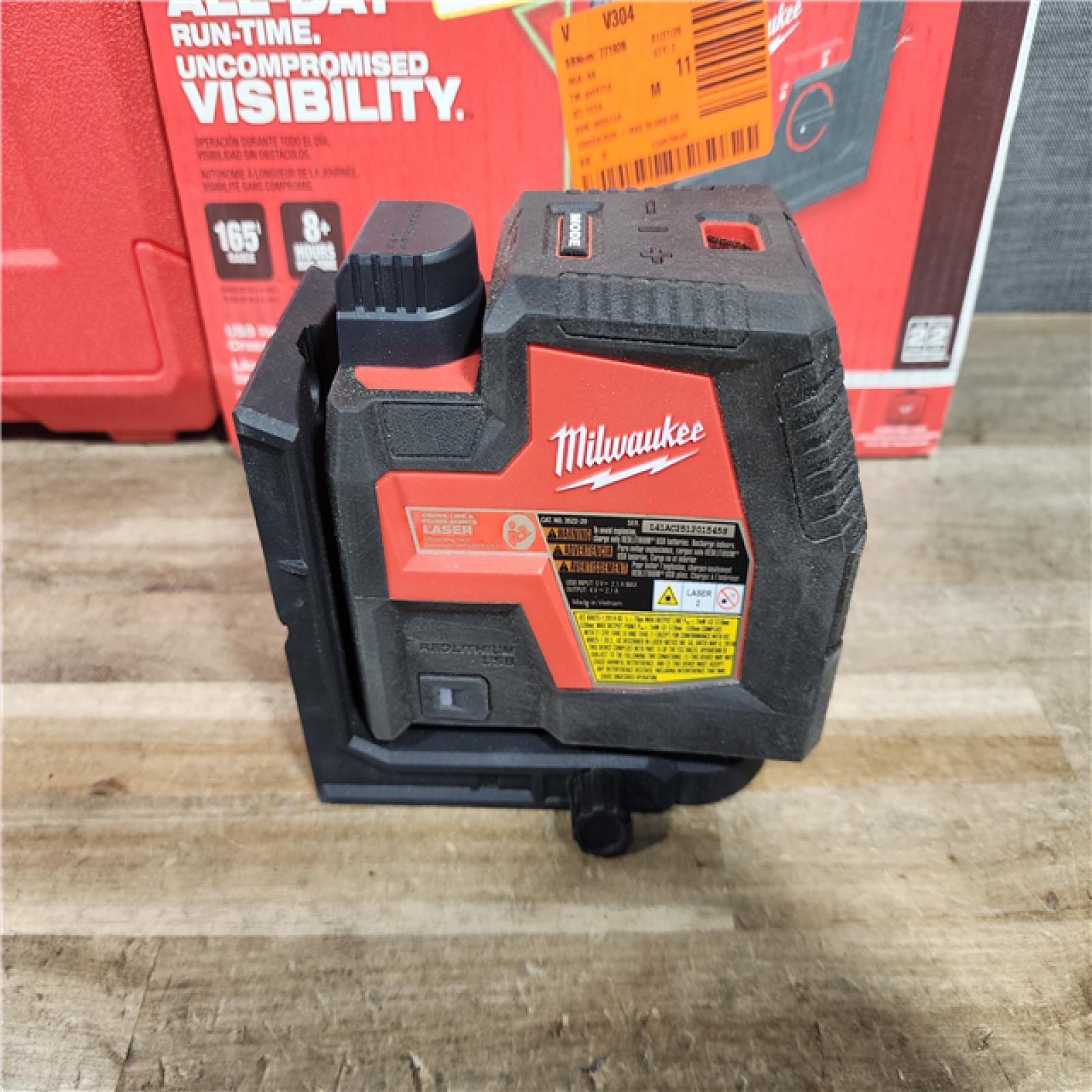 HOUSTON LOCATION - AS-IS Milwaukee Green 100 ft. Cross Line and Plumb Points Rechargeable Laser Level