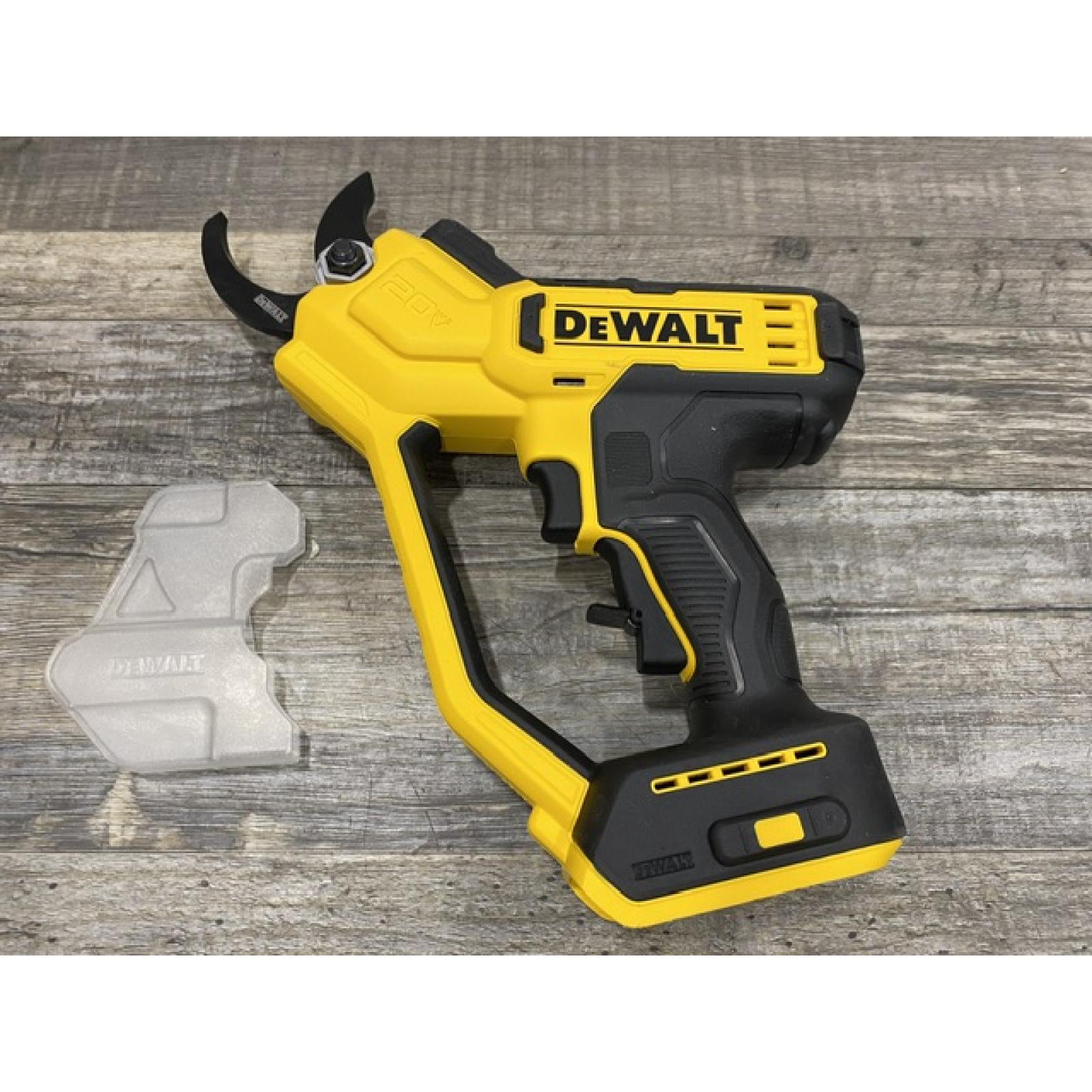 AS-IS DEWALT 20V MAX Cordless Battery Powered Pruner Kit