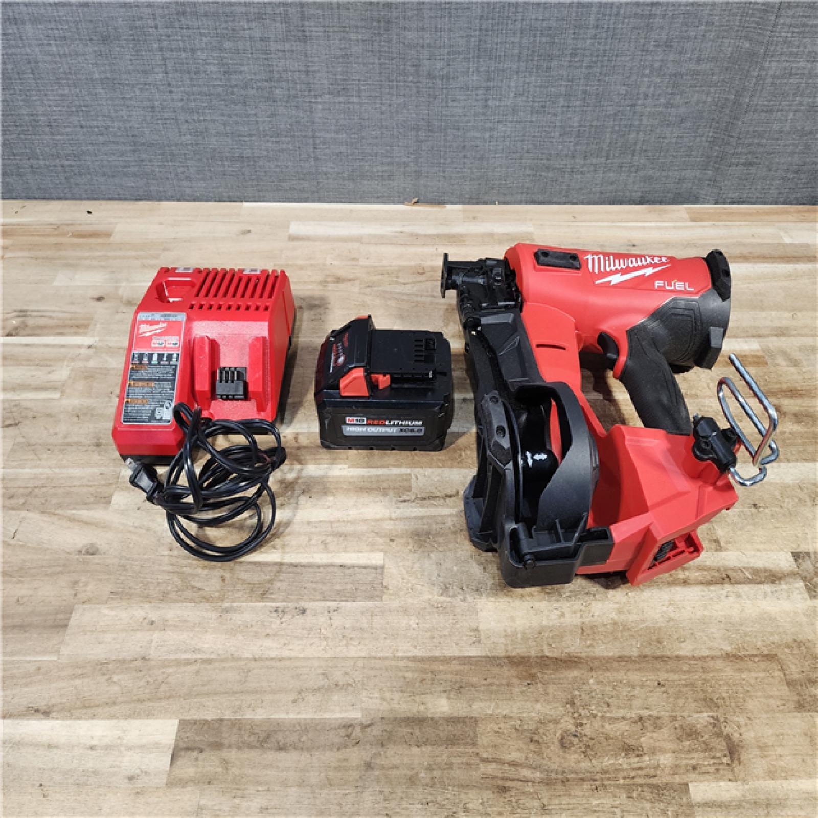 HOUSTON LOCATION - AS - IS Milwaukee FUEL 18-Volt Lithium-Ion Brushless Cordless Coil Roofing Nailer Combo Kit