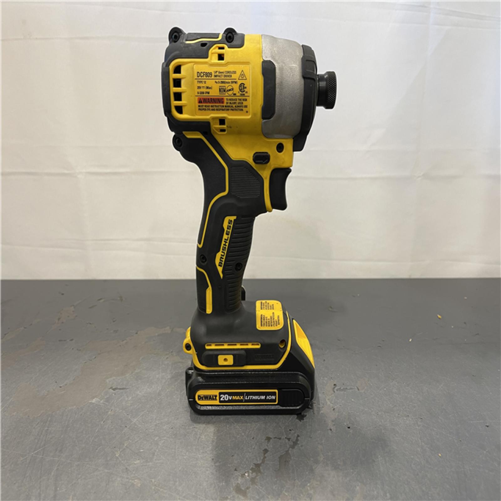 AS-IS - DEWALT ATOMIC 20V MAX Cordless Brushless Compact 1/4 in. Impact Driver Kit