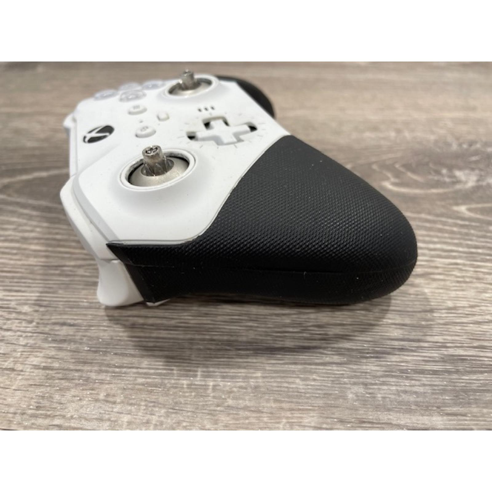 AS-IS Microsoft Elite Wireless Controller Series 2 for Xbox Series X  Xbox Series S  Xbox One in White