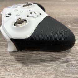 AS-IS Microsoft Elite Wireless Controller Series 2 for Xbox Series X  Xbox Series S  Xbox One in White