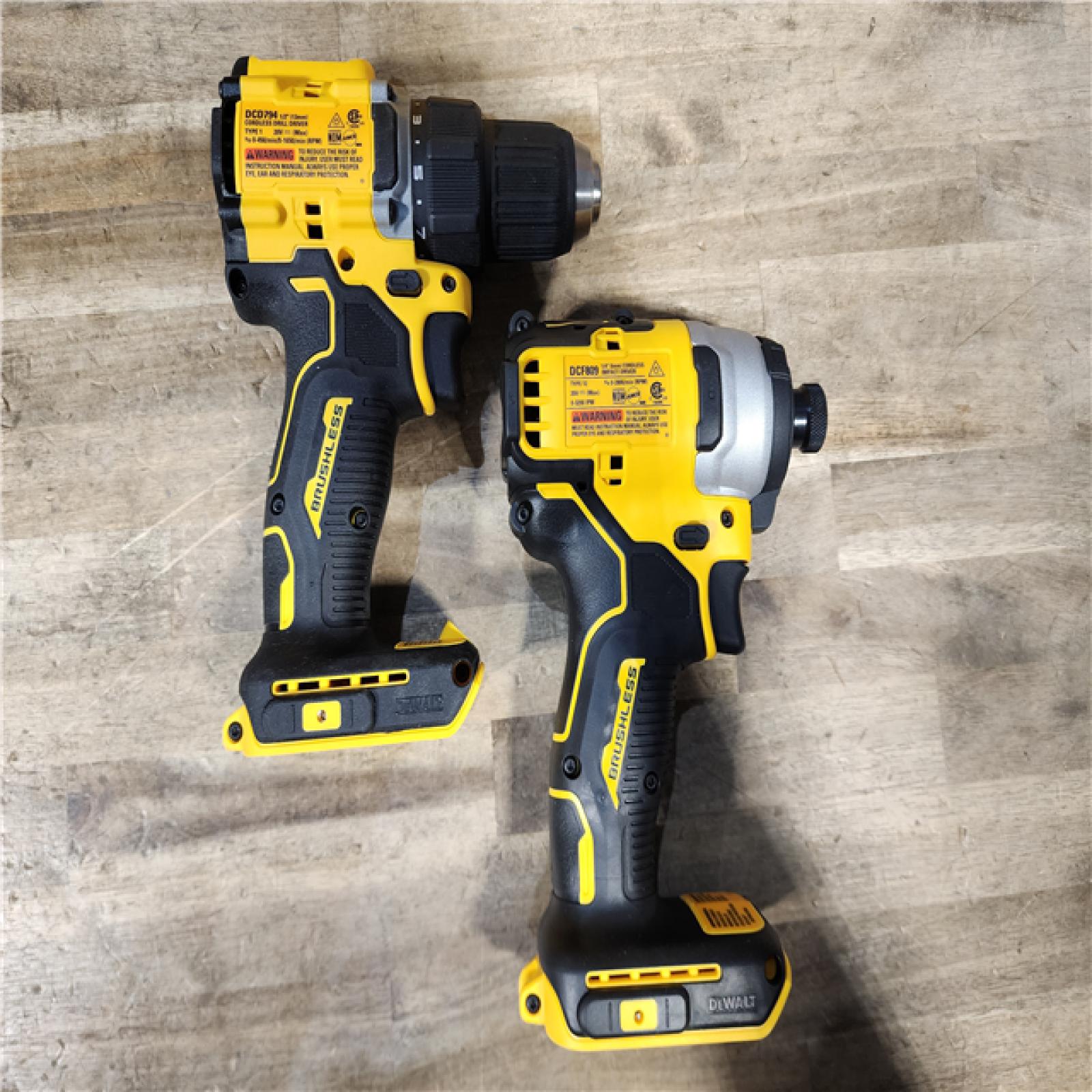 HOUSTON LOCATION - AS-IS Dewalt DCK225D2 20V MAX ATOMIC Brushless Compact Lithium-Ion 1/2 in. Cordless Drill Driver and 1/4 in. Impact Driver Combo Kit with 2 Batteries 2 Ah