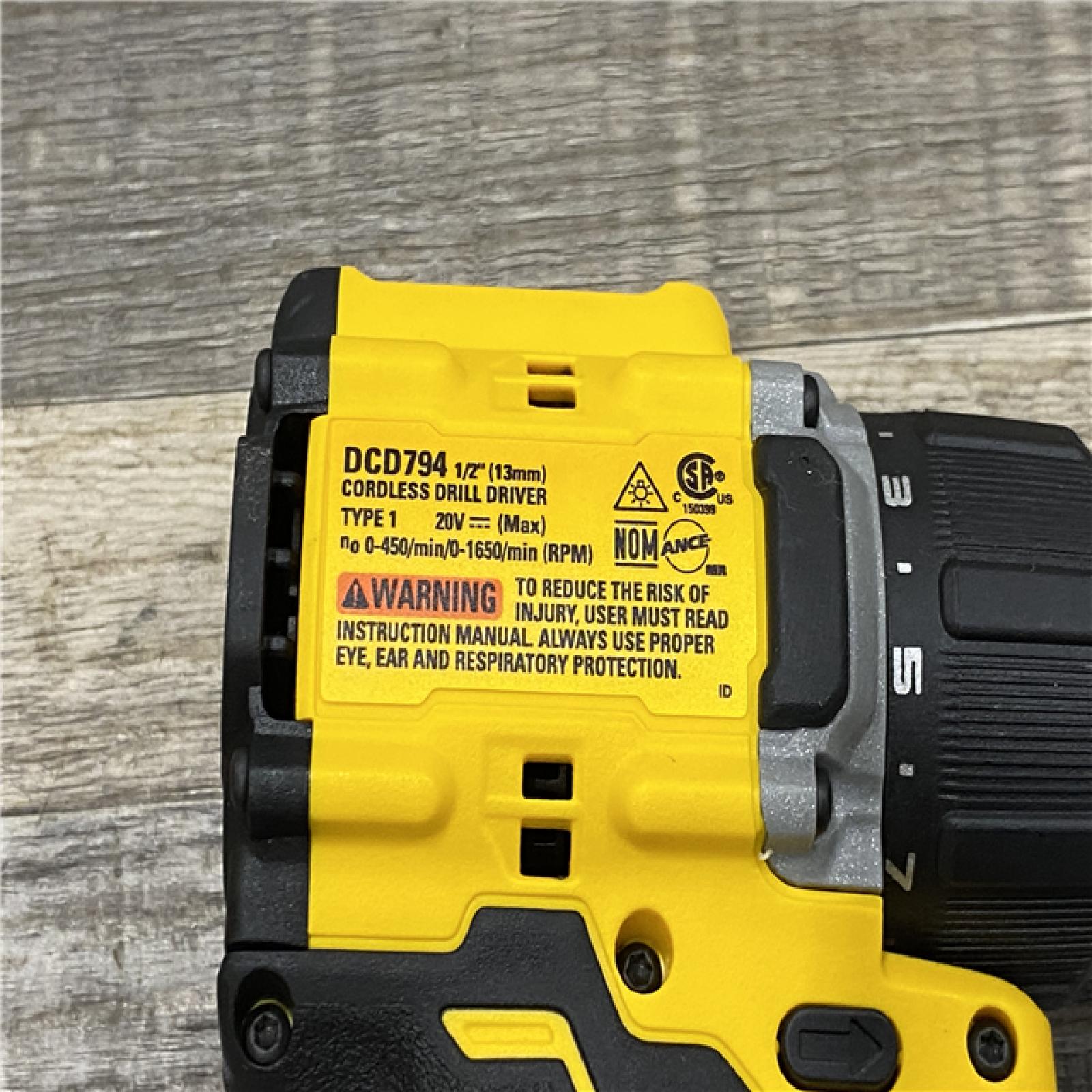 AS-IS DEWALT Atomic 20V Lithium-Ion Cordless Compact 1/2 in. Drill/Driver Kit