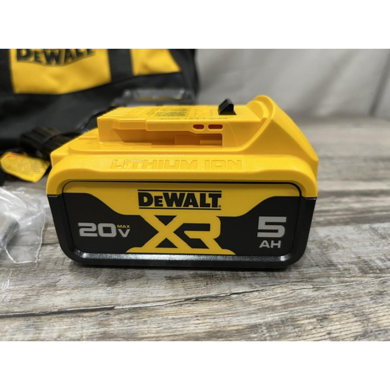AS-IS DEWALT ATOMIC 20V MAX Lithium-Ion Cordless 1/4 in. Brushless Impact Driver Kit