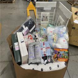 DALLAS LOCATION- NEW! BULLSEYE MIXED CLOTHING PALLET (300 UNITS)