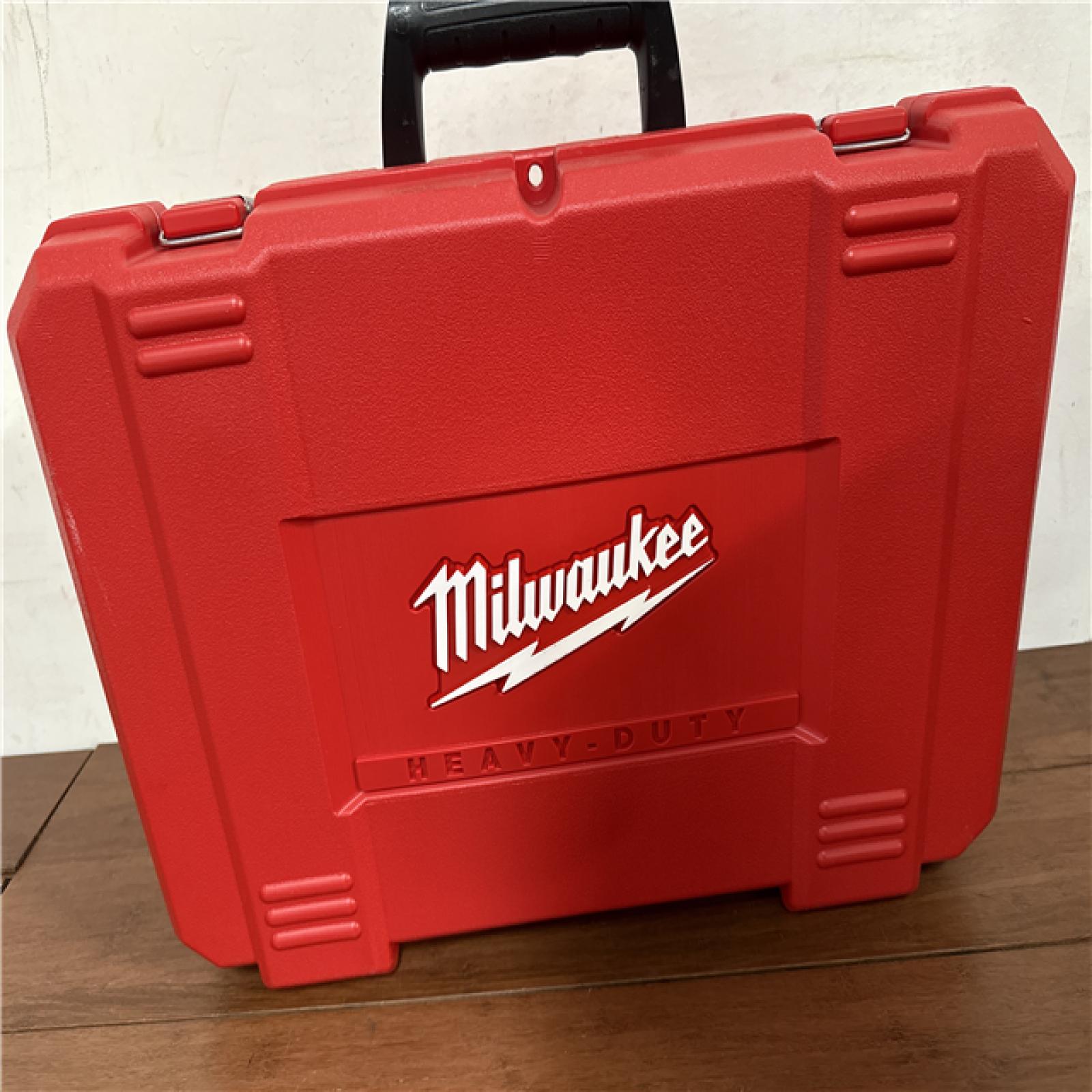 California AS-IS Milwaukee M12 Force Logic Press Tool Kit  Includes (1) Battery  Charger & Hard Case