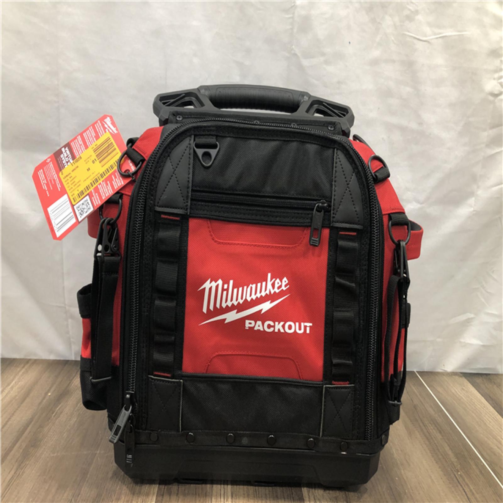 NEW- Milwaukee PACKOUT 15 in. Structured Tool Bag