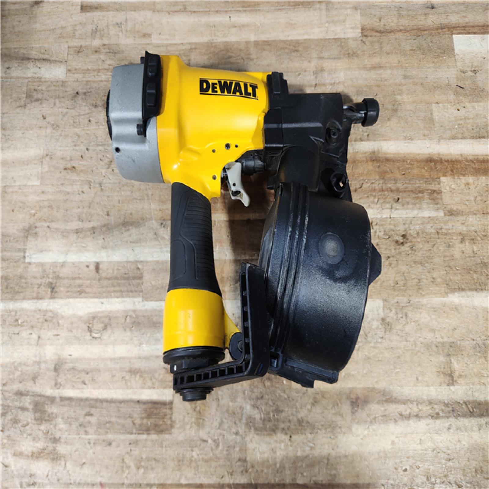 HOUSTON LOCATION - AS - IS DeWalt DW66C-1 15 Degree 2-1/2 in. Coil Siding Nailer (Tool-Only)