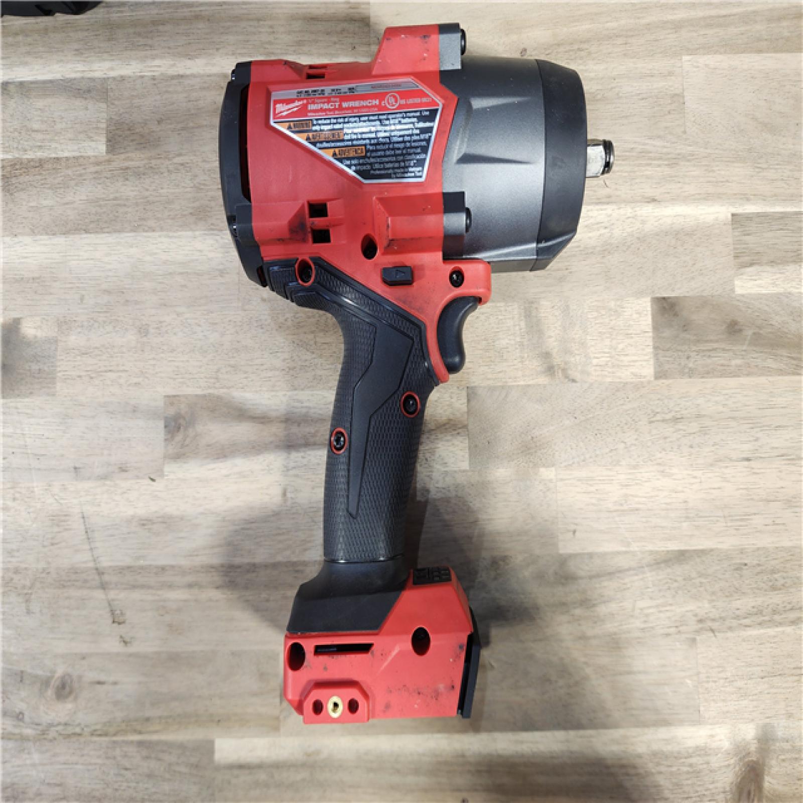HOUSTON LOCATION - AS-IS Milwaukee M18 FUEL 1/2 in. Cordless Brushless High Torque Impact Wrench Kit (Battery & Charger)