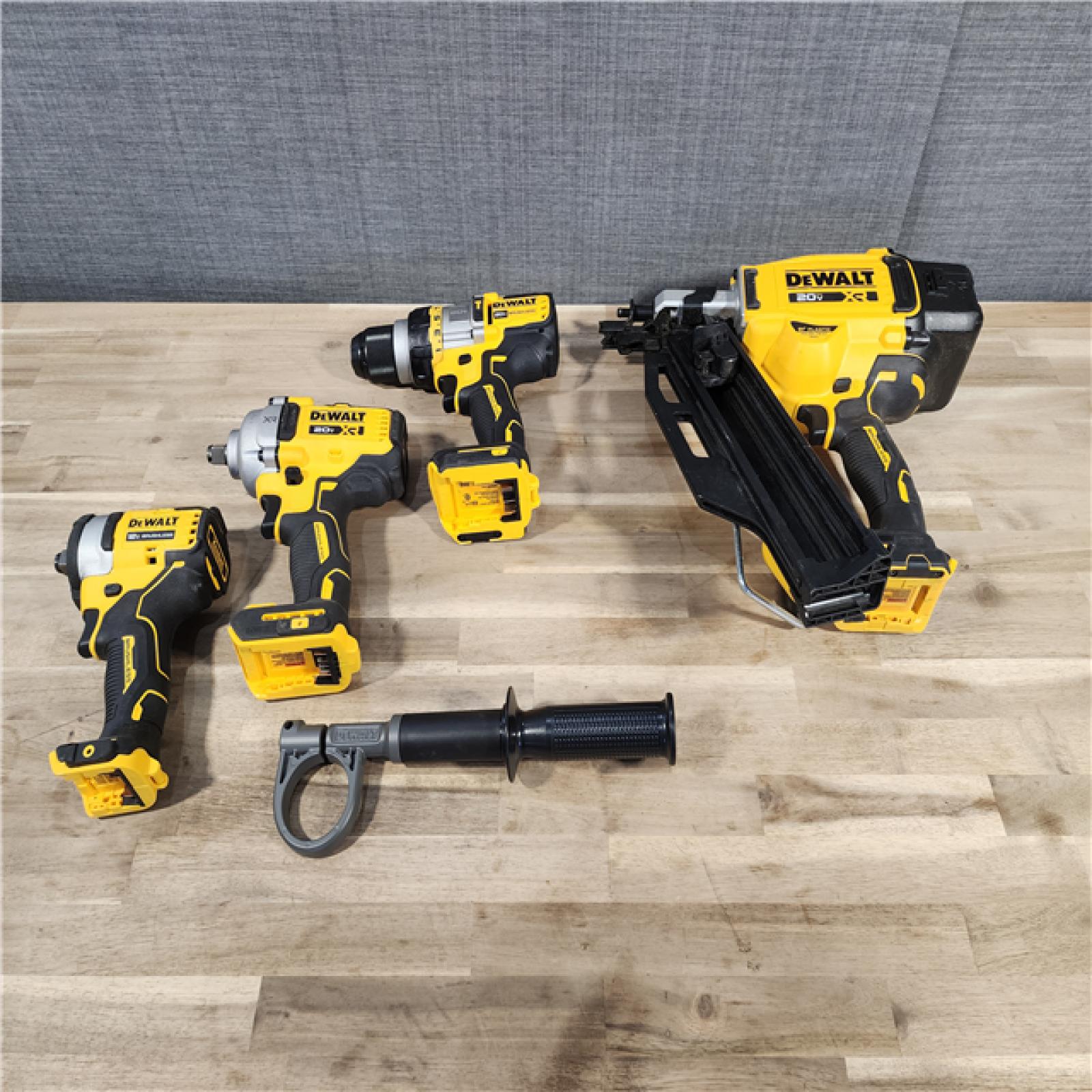 HOUSTON LOCATION - AS-IS DEWALT 4 TOOL COMBO