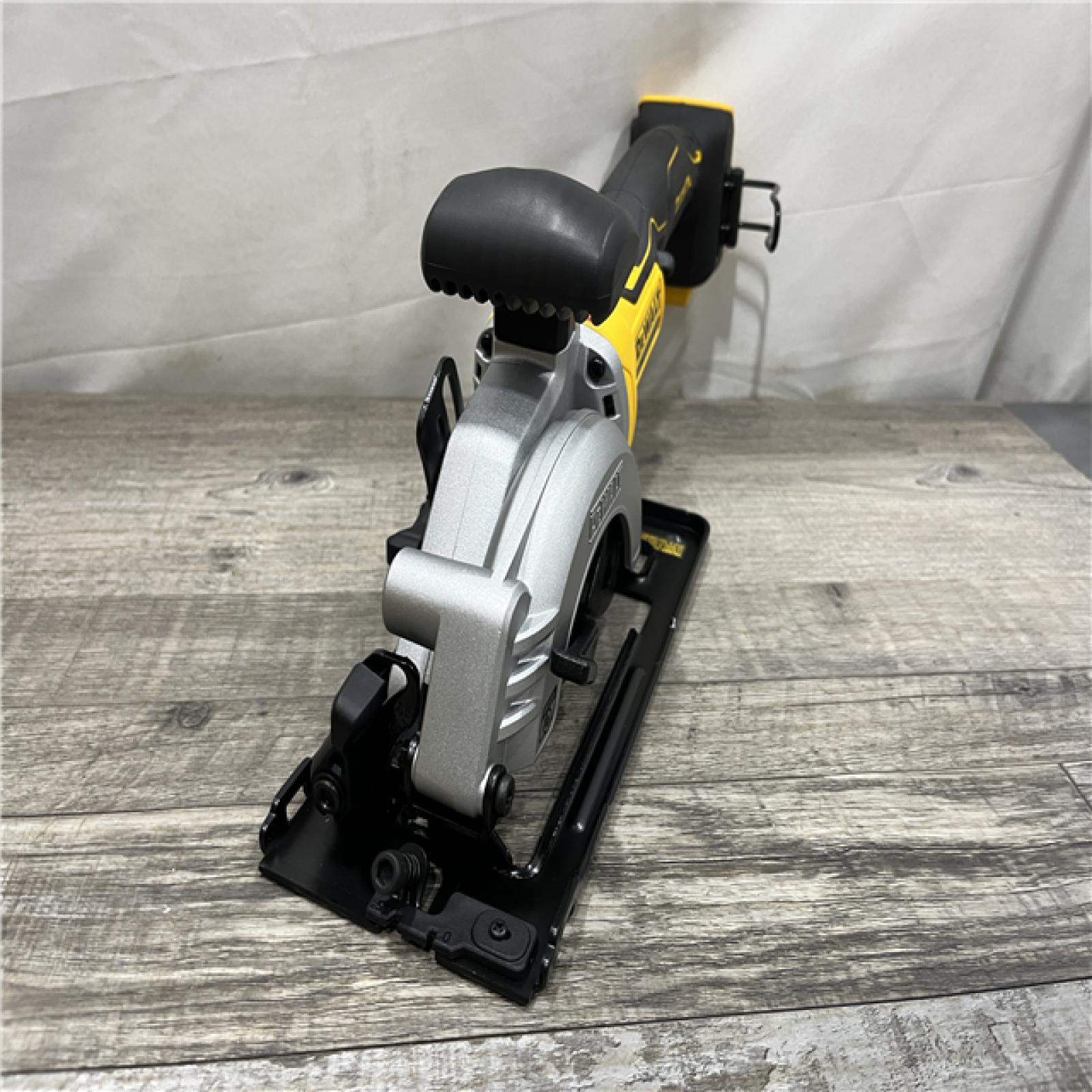 AS-IS DEWALT ATOMIC 20V MAX Cordless Brushless 4-1/2 in. Circular Saw (Tool Only)