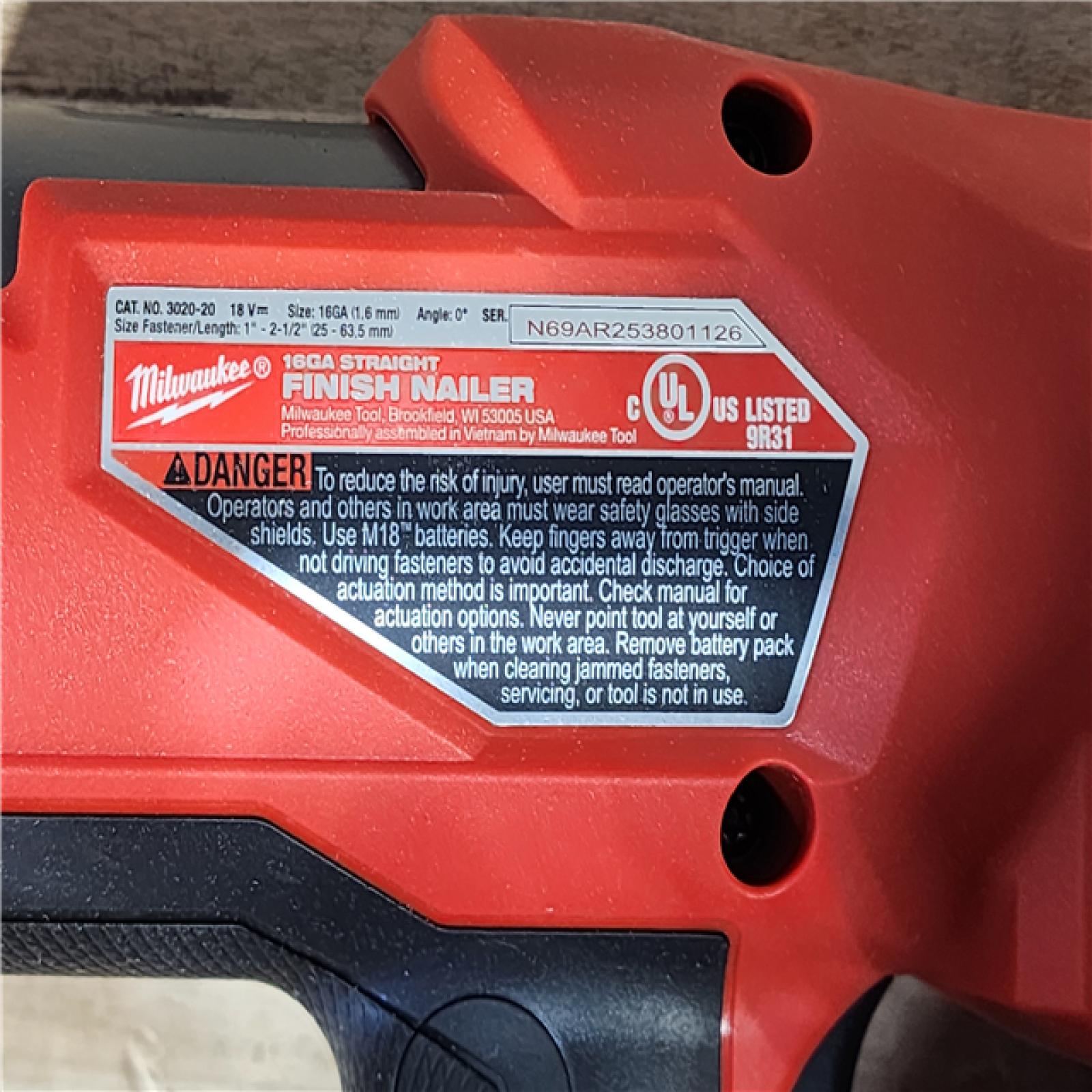 HOUSTON LOCATION - AS-IS (APPEARS LIKE NEW) Milwaukee FUEL 18-Volt Lithium-Ion Brushless Cordless Gen ll 16-Gauge Straight Finish Nailer (Tool Only)