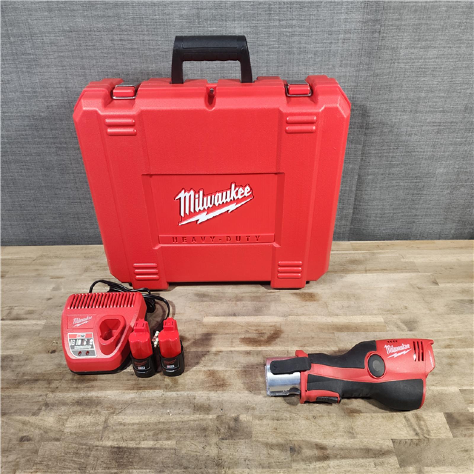 HOUSTON LOCATION - AS-IS Milwaukee M12 12-Volt Lithium-Ion Force Logic Cordless Press Tool