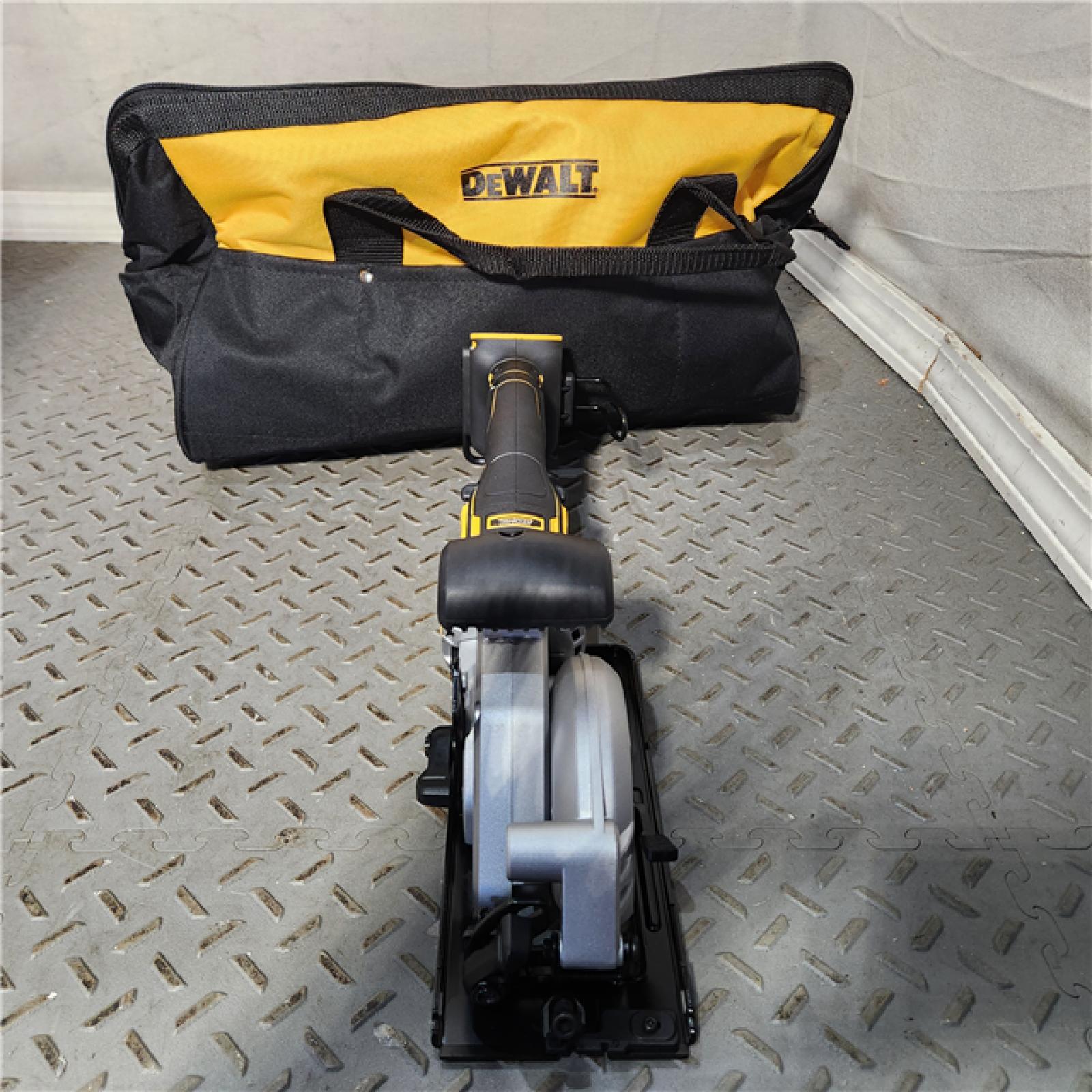 HOUSTON Location-AS-IS-DeWalt 20V MAX ATOMIC with POWERSTACK 4-1/2 in. Cordless Brushless Circular Saw Kit (Battery & Charger APPEARS IN NEW! Condition