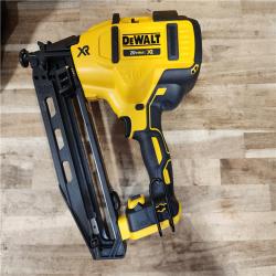 HOUSTON LOCATION - AS-IS DEWALT 20V MAX XR 16-Gauge Electric Cordless Angled Finishing Nailer Kit