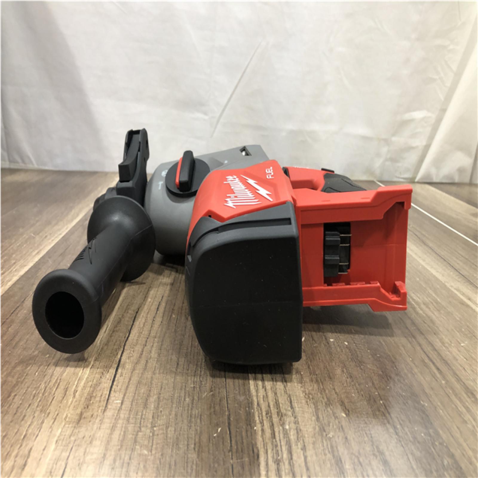AS-IS Milwaukee FUEL 18V Lithium-Ion Brushless 1 in. Cordless SDS-Plus Rotary Hammer Kit