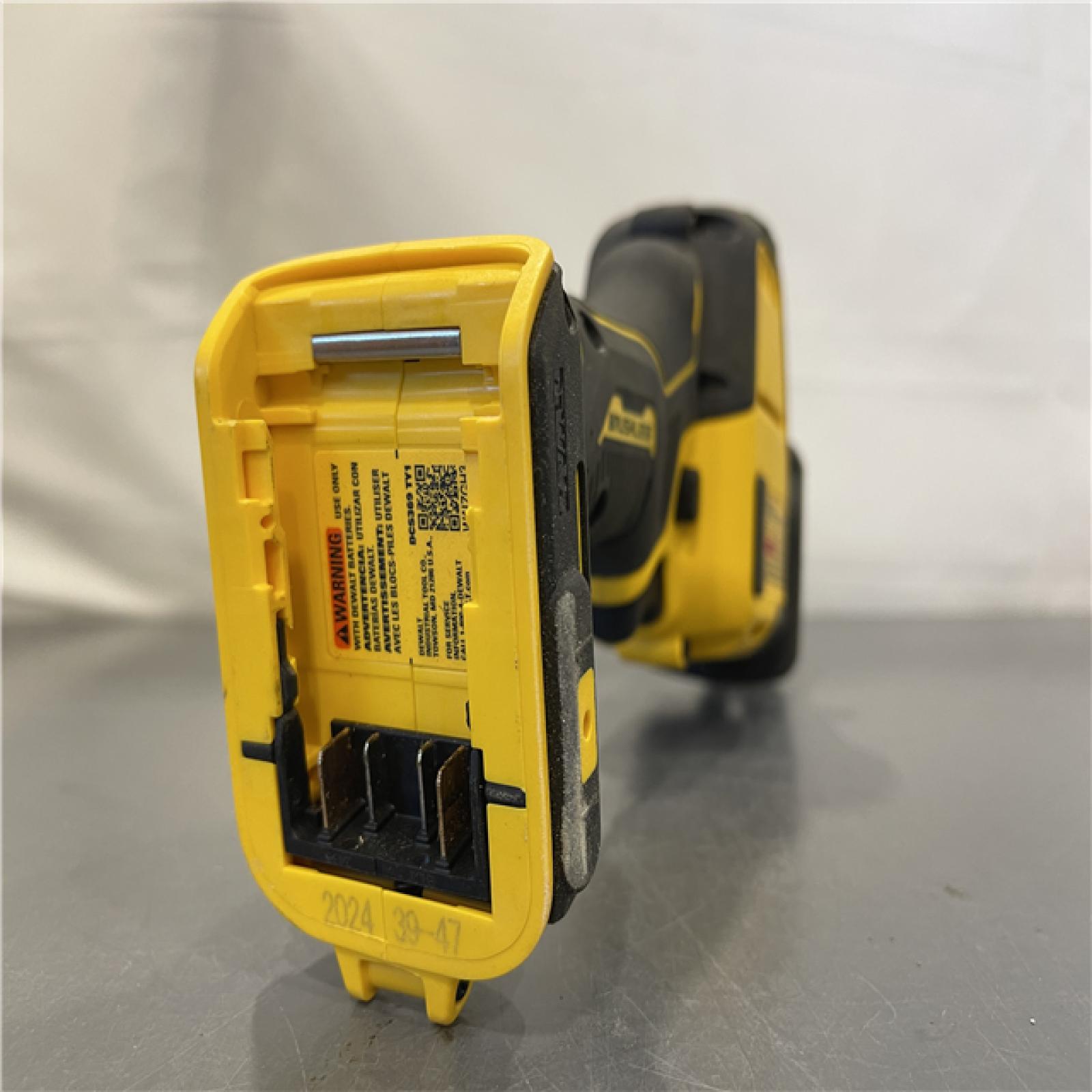 AS-IS - Dewalt ATOMIC 20V MAX Cordless One-Handed Reciprocating Saw (Tool Only)