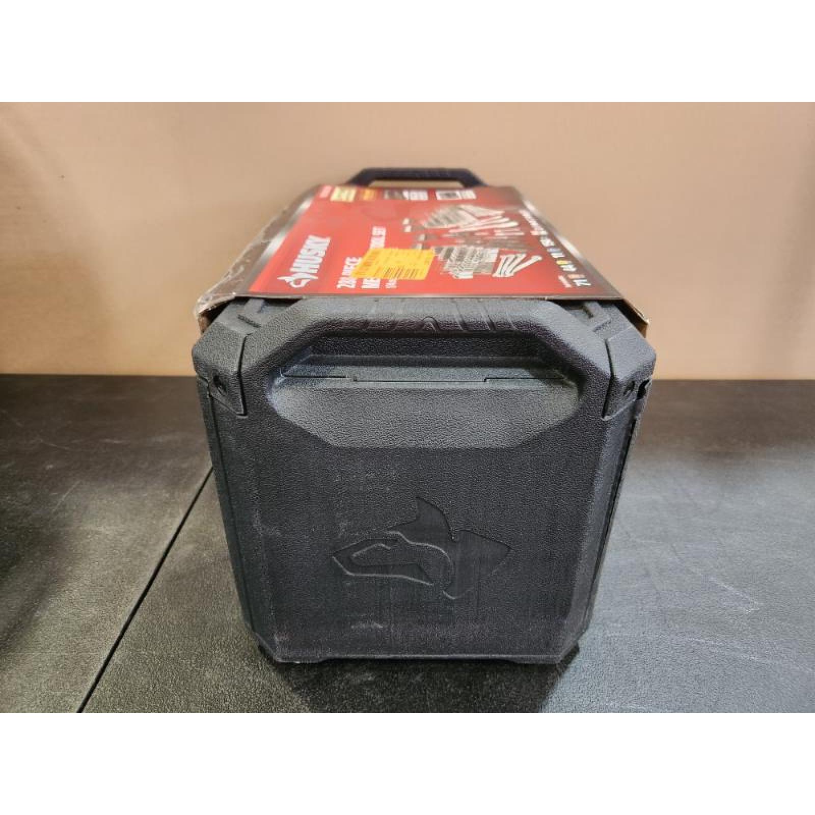 Phoenix NEW Husky 280-Piece SAE/Metric Mechanics Tool Set with Tool Box (SEALED)