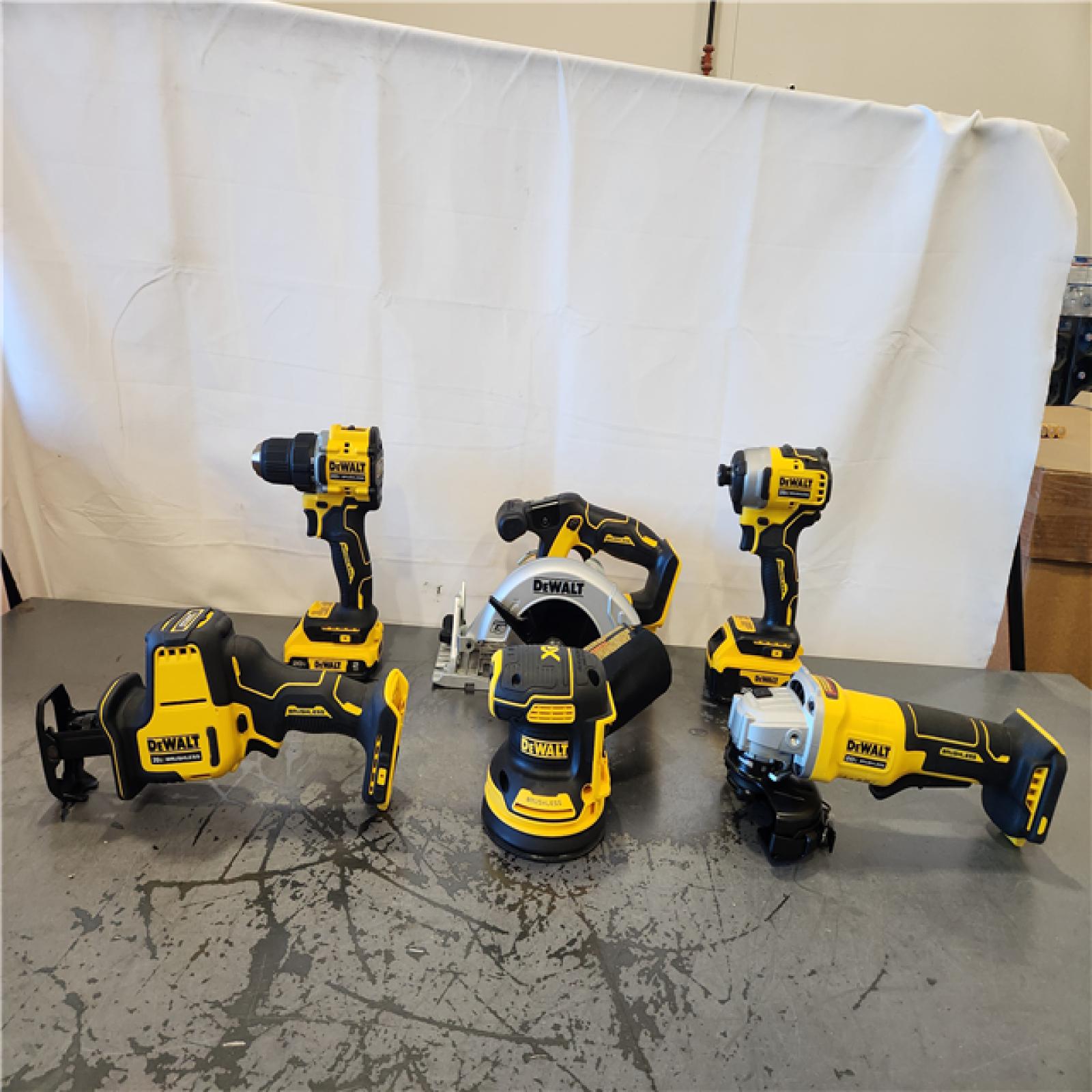 AS-IS- DEWALT 20V Lithium-Ion Cordless 6-Tool Combo Kit with 5.0 Ah and 2.0 Ah Batteries  Charger and Tough System 2.0 Rolling Toolbox