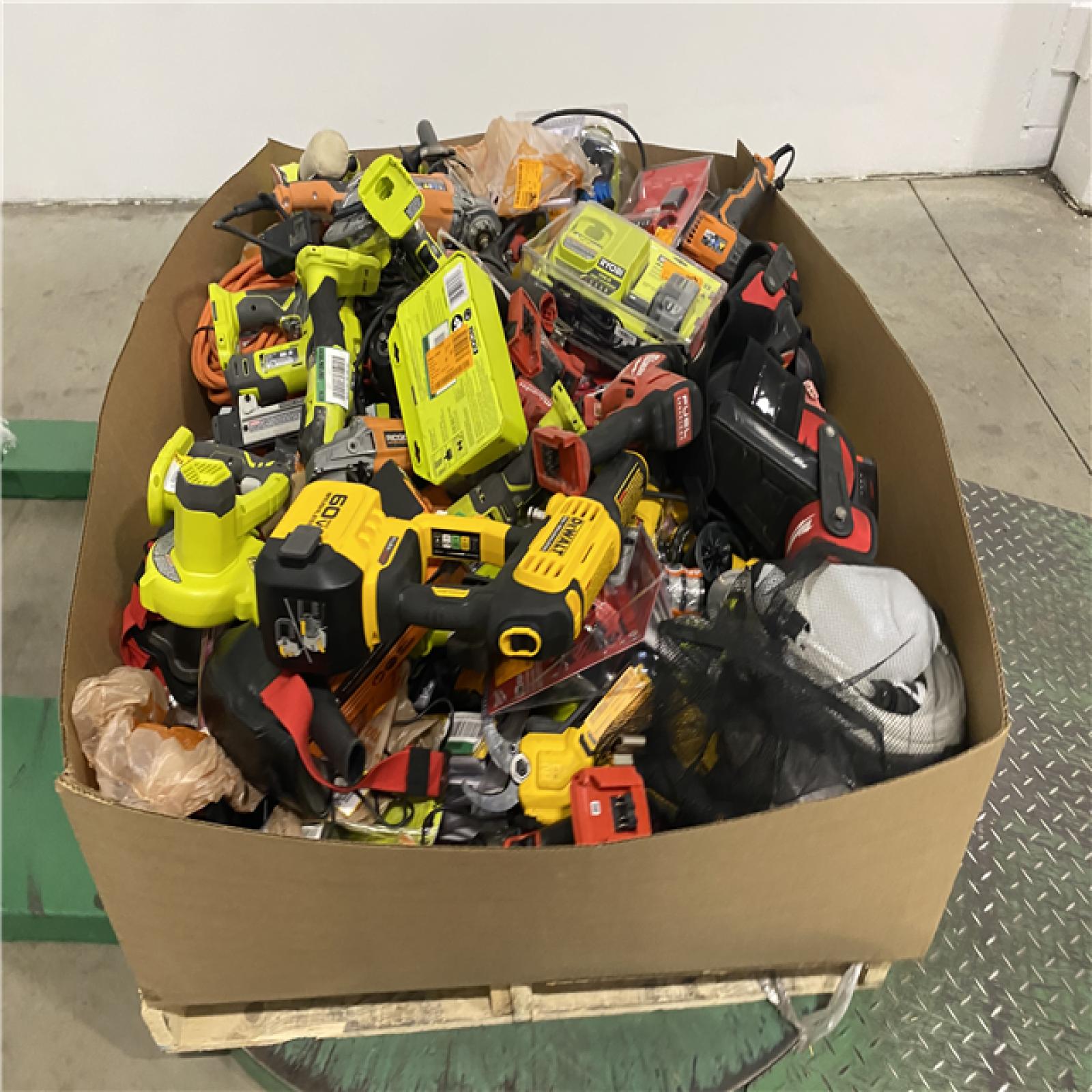 Dallas Location - As-Is Tool Pallet