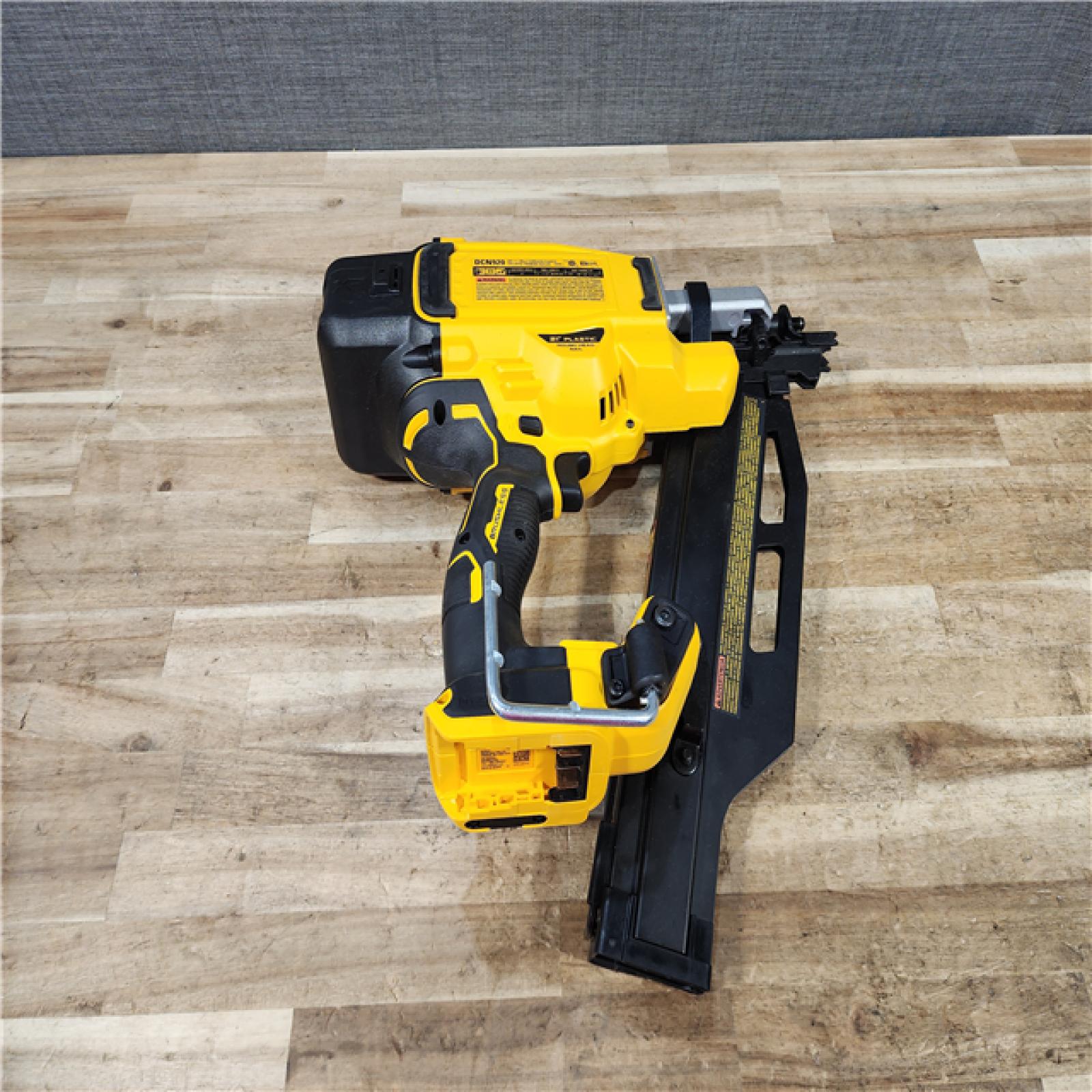 HOUSTON LOCATION - AS - IS DEWALT 20-Volt 21° Cordless Framing Nailer (Tool-Only)