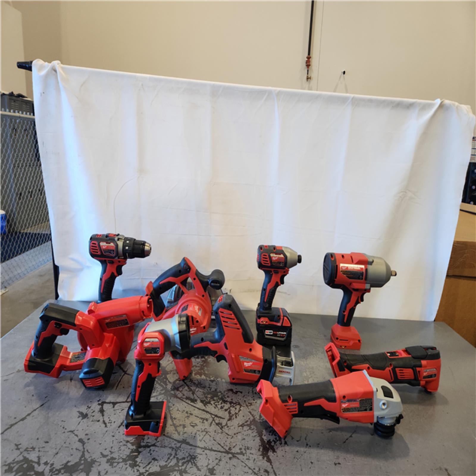 AS-IS- Milwaukee 18-Volt Lithium-Ion Cordless (9-Tool) Combo Kit
