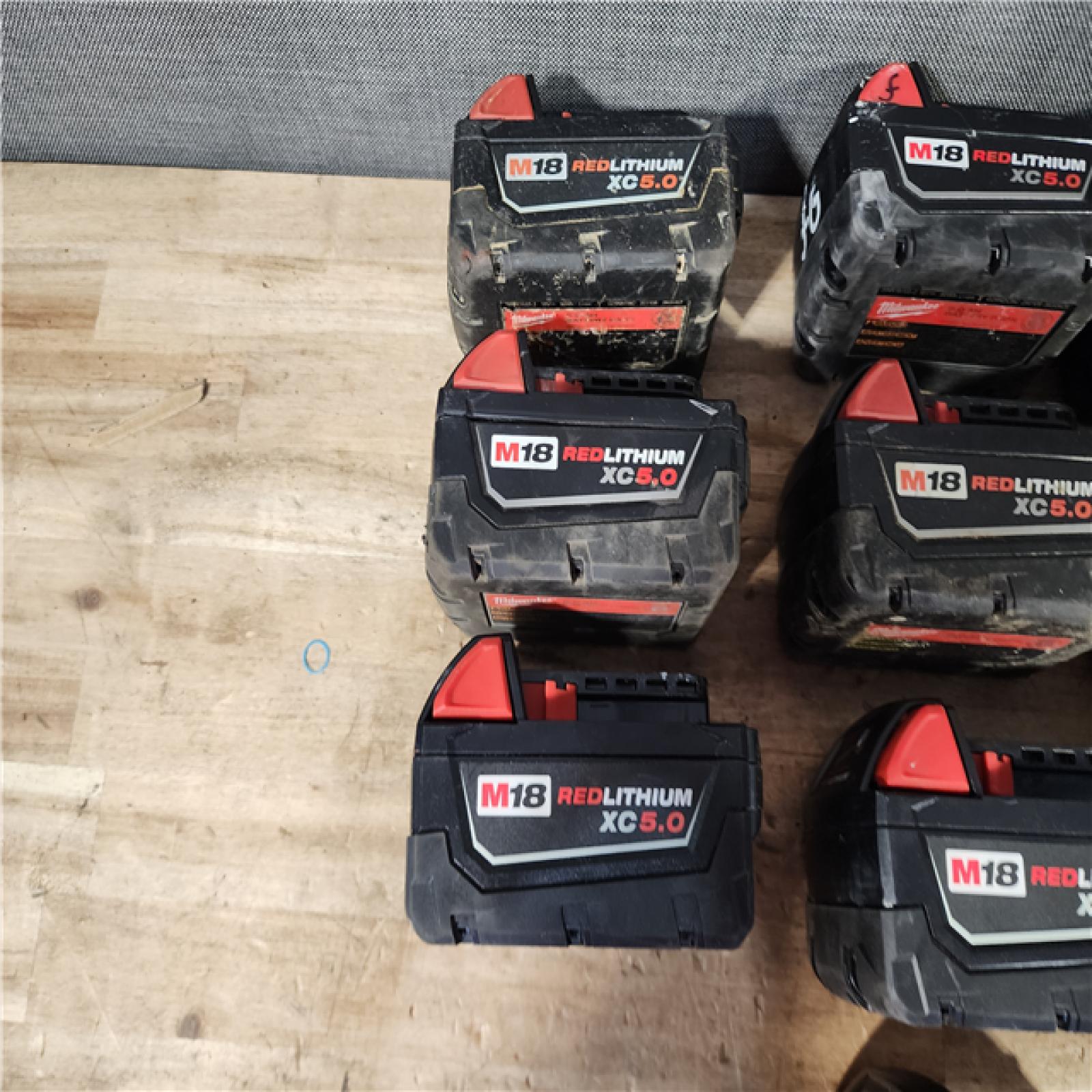 HOUSTON LOCATION - AS - IS MILWAUKEE BATTERY PACK QTY - 10