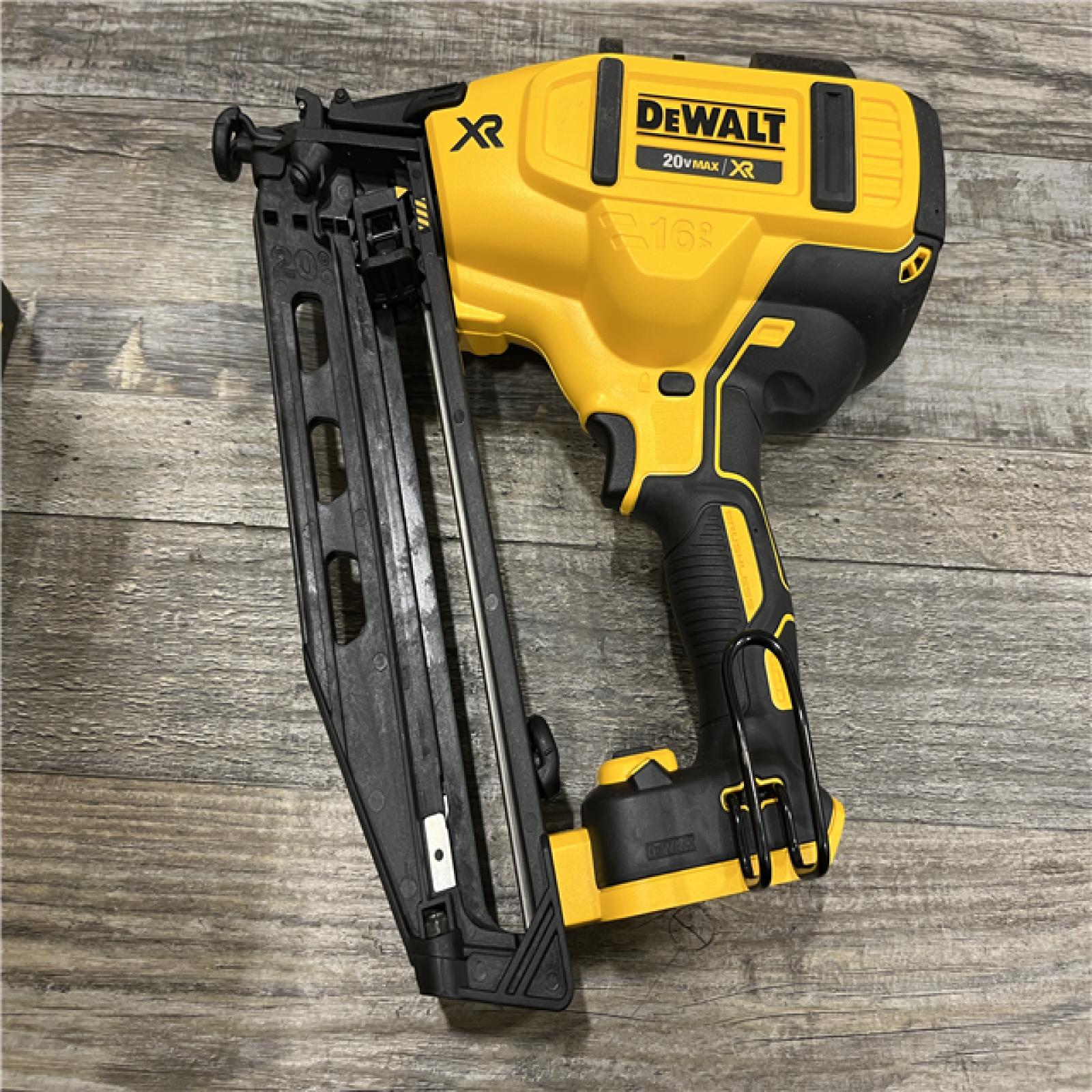 AS-IS DEWALT 20V MAX XR 16-Gauge Electric Cordless Angled Finishing Nailer Kit