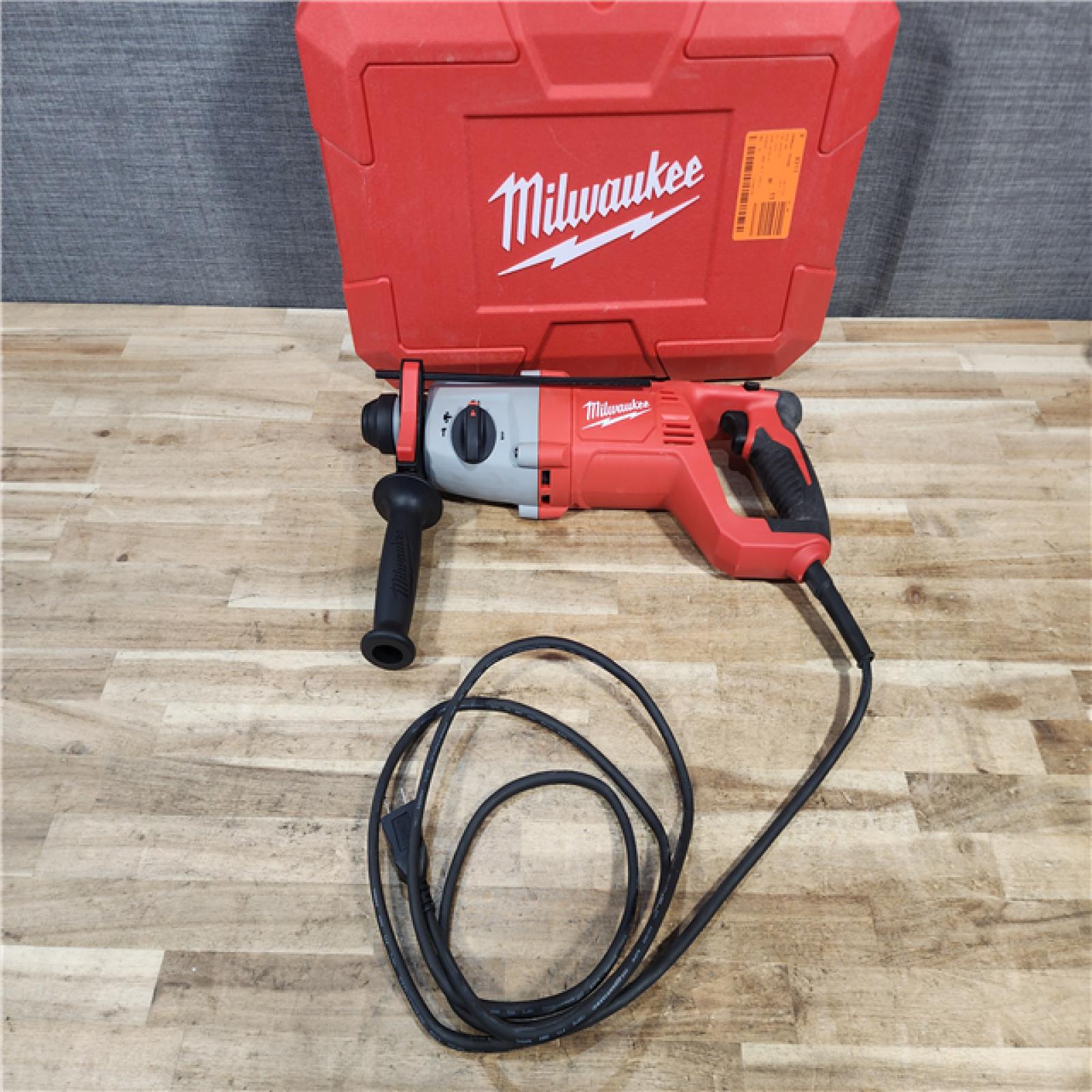 HOUSTON LOCATION - AS - IS Milwaukee 8 Amp Corded 1 in. SDS D-Handle Rotary Hammer
