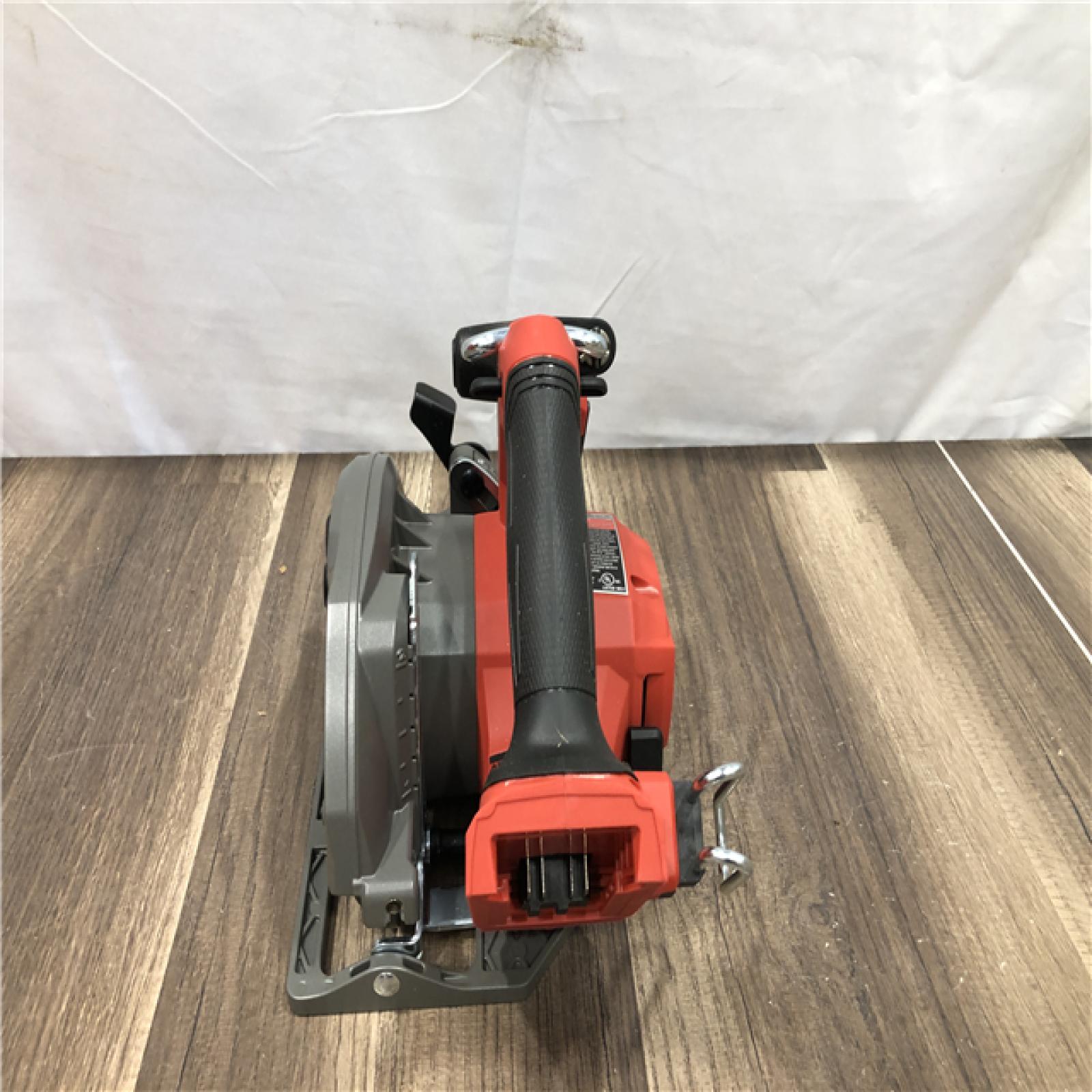 Milwaukee FUEL 18V Lithium-Ion Brushless Cordless 6-1/2 in. Circular Saw (Tool-Only)