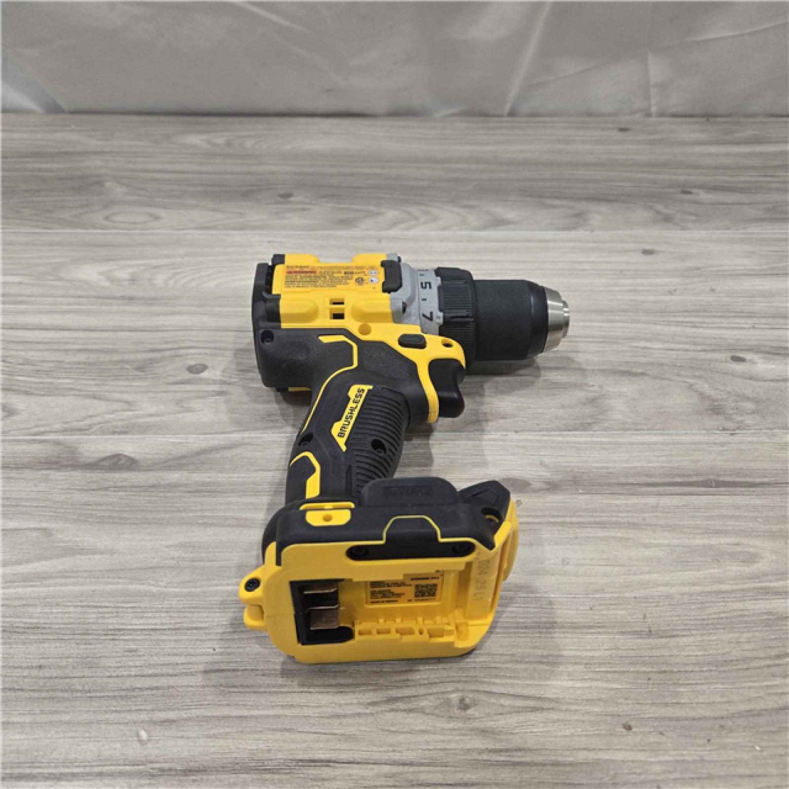 AS-IS DEWALT 20V MAX XR Cordless 1/2 Drill/Driver Kit