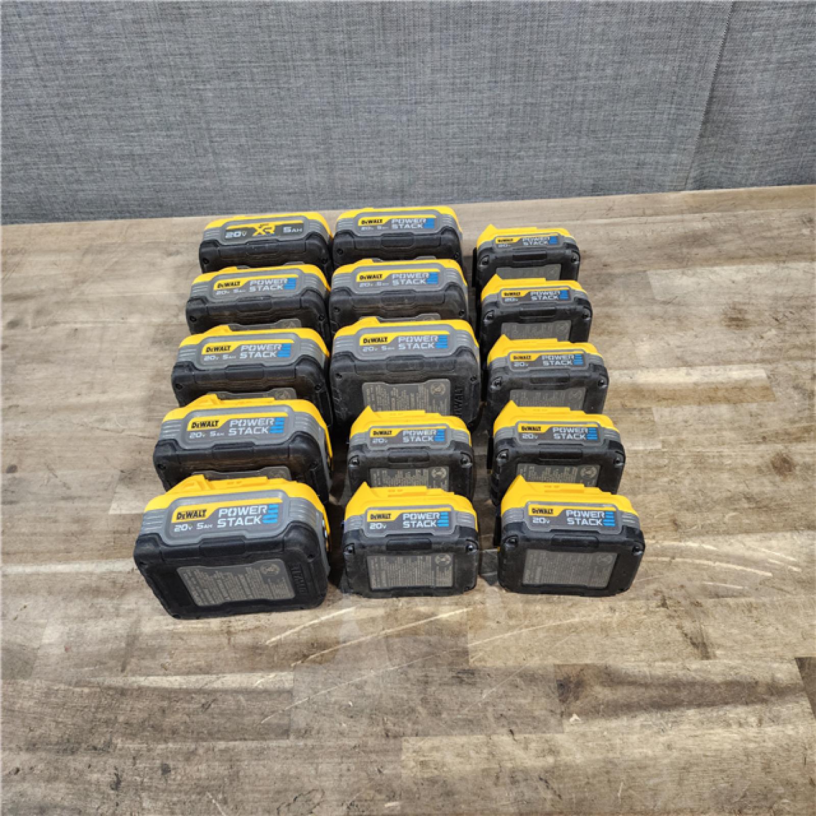 HOUSTON LOCATION - AS-IS DEWALT BATTERY PACK QTY - 15