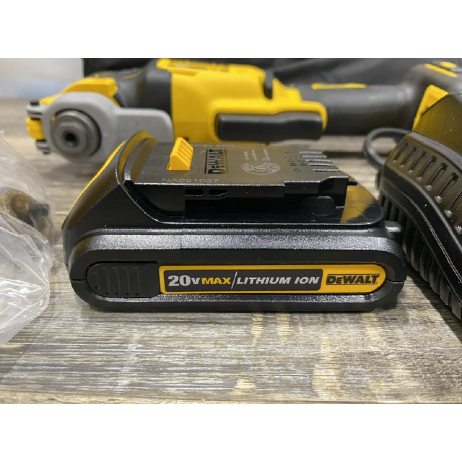 AS-IS DEWALT 20V MAX XR Cordless Brushless 3-Speed Oscillating Multi Tool Kit