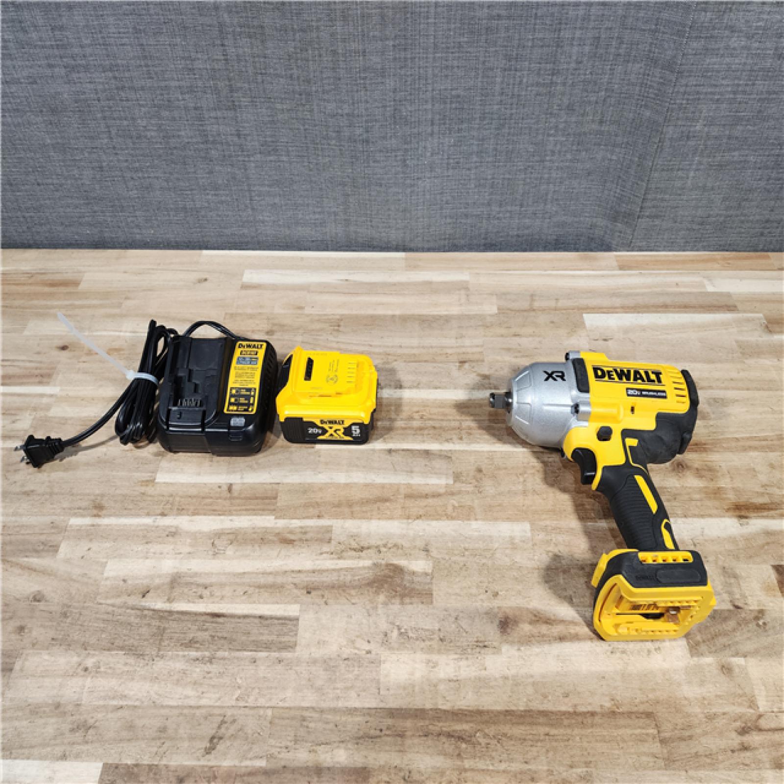 HOUSTON LOCATION - AS-IS DEWALT 20V MAX Lithium-Ion Cordless 1/2 in. Impact Wrench Kit