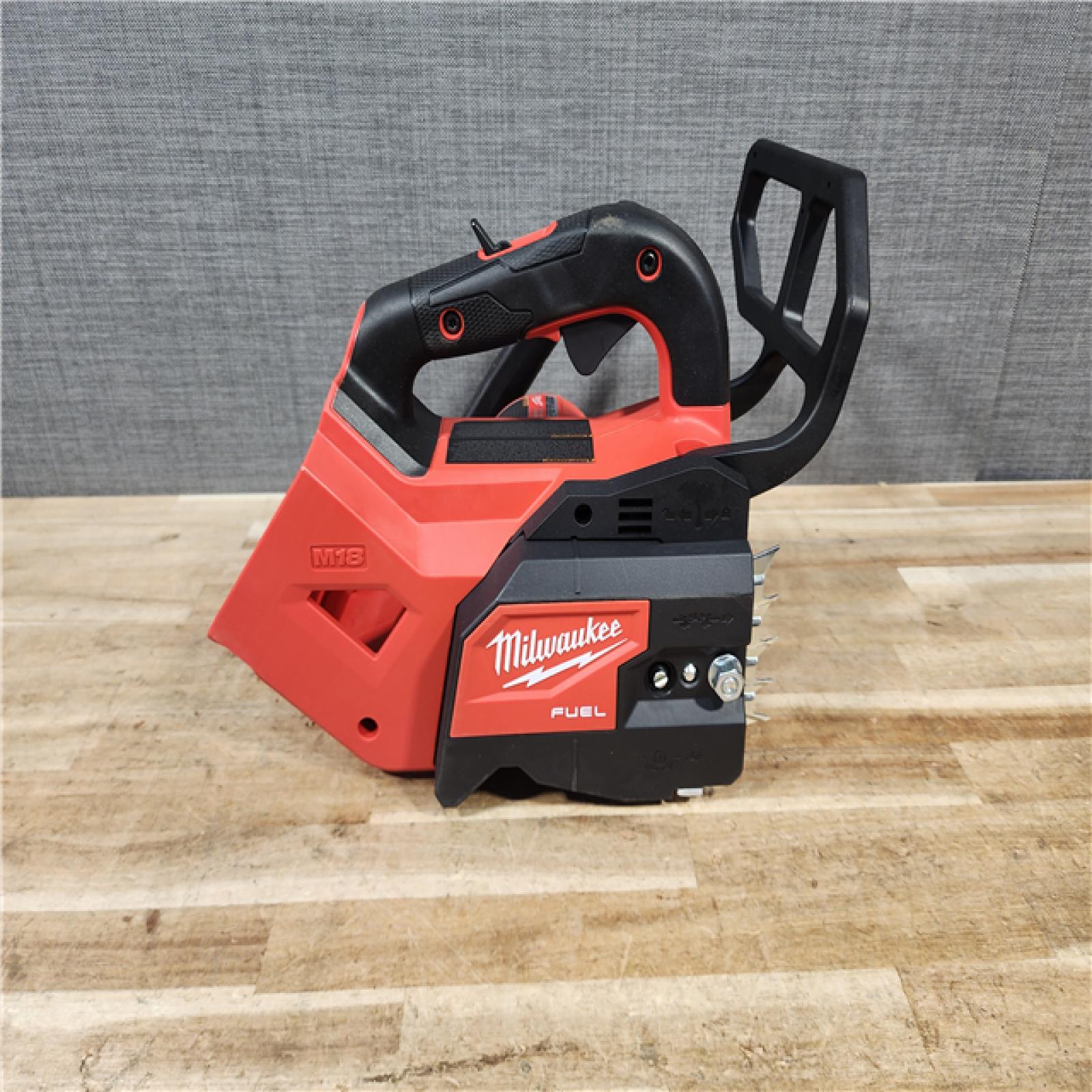 HOUSTON LOCATION - AS - IS Milwaukee FUEL 14 in. 18V Lithium-Ion Brushless Cordless Battery Top Handle Chainsaw (Tool Only)