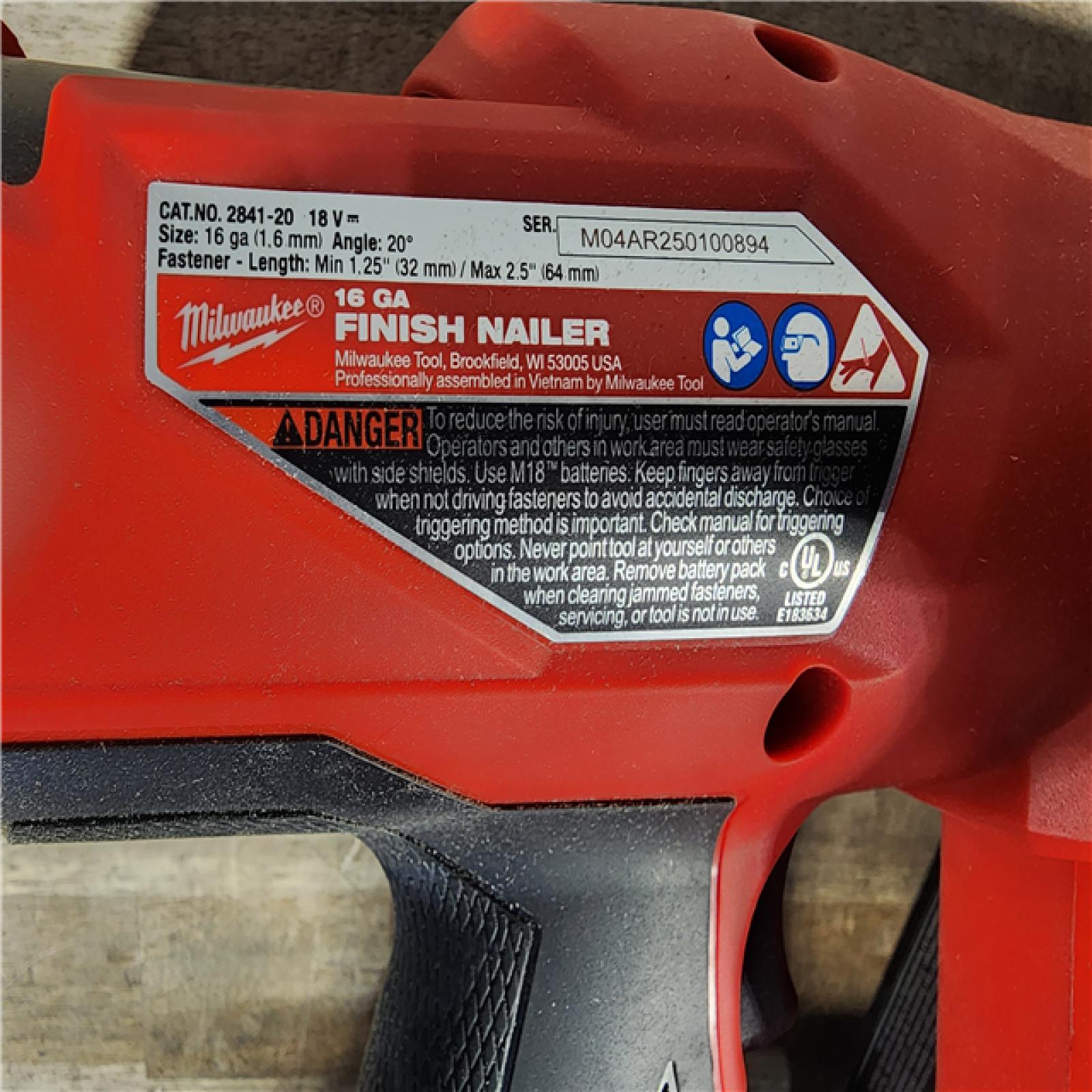 HOUSTON LOCATION - AS-IS Milwaukee 2841-20 18V Cordless Gen II 16 Gauge Angled Finish Nailer (Tool Only)