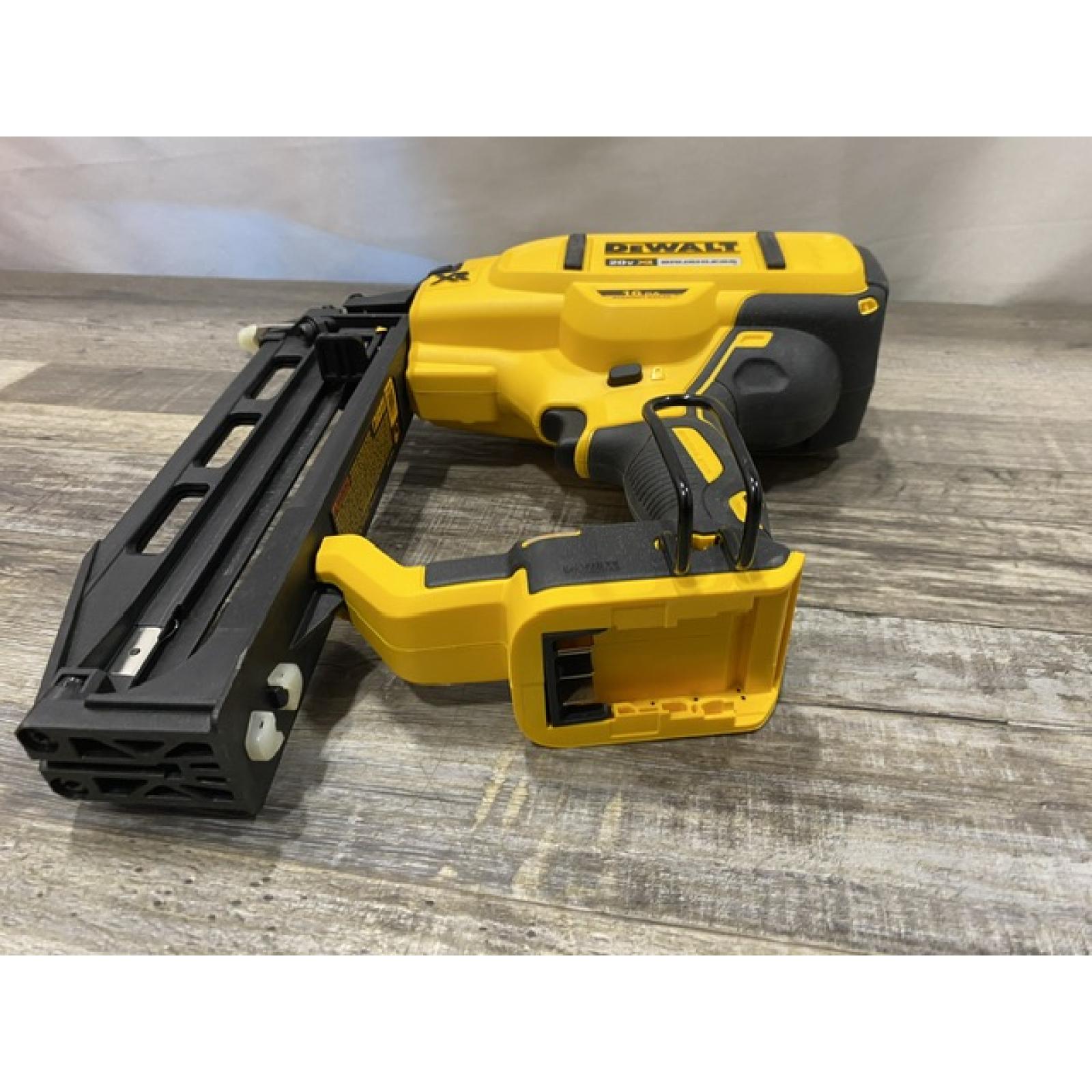 AS-IS DEWALT 20V MAX XR 16-Gauge Lithium-Ion Cordless Finish Nailer (Tool Only)