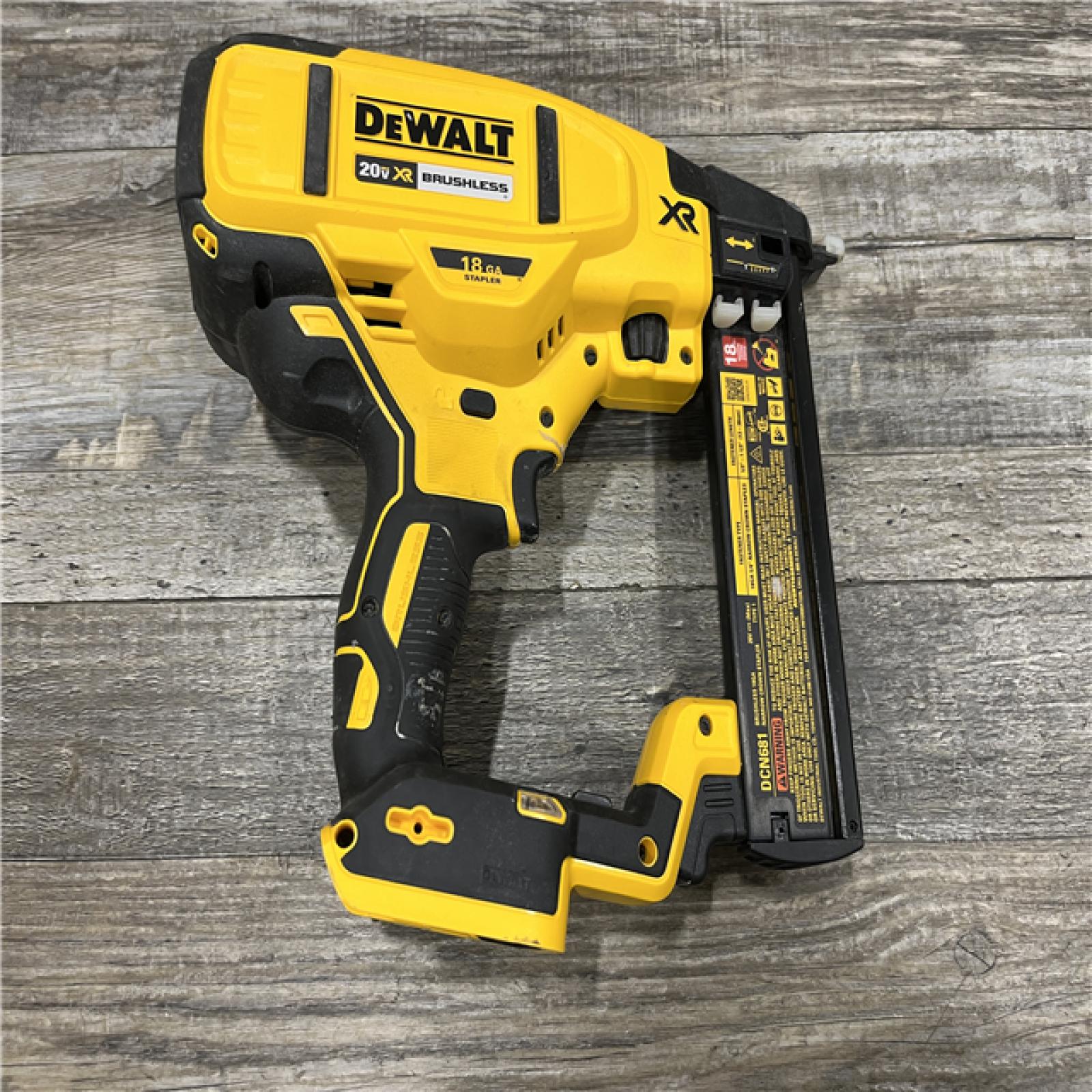 AS-IS DEWALT 20V MAX XR Lithium-Ion Cordless 18-Gauge Narrow Crown Stapler Kit
