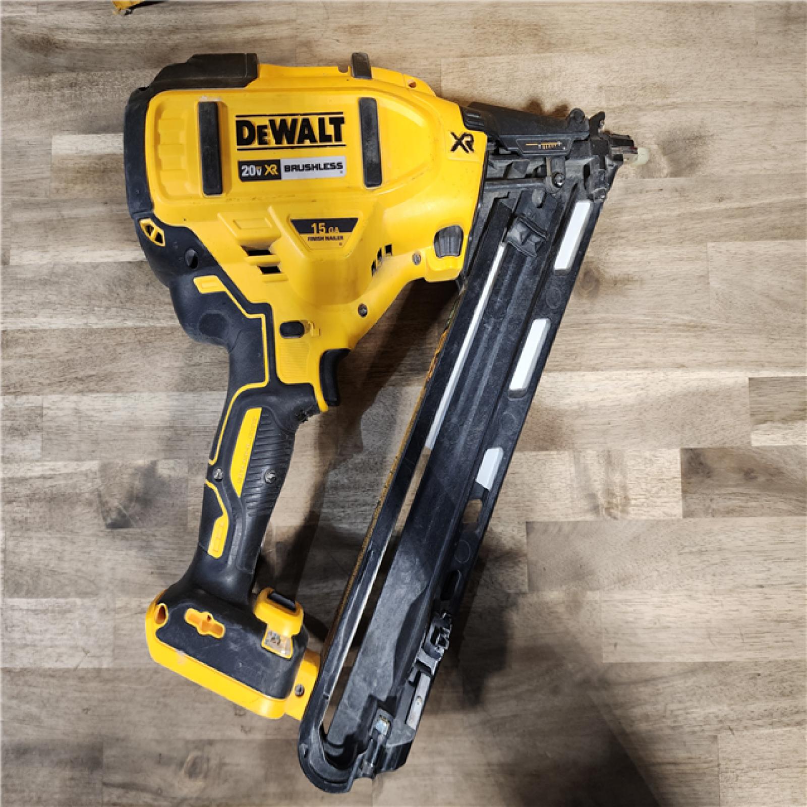 HOUSTON LOCATION - AS-IS DEWALT 20V MAX XR 15 Ga. Cordless 34 Deg Nailer 20 V