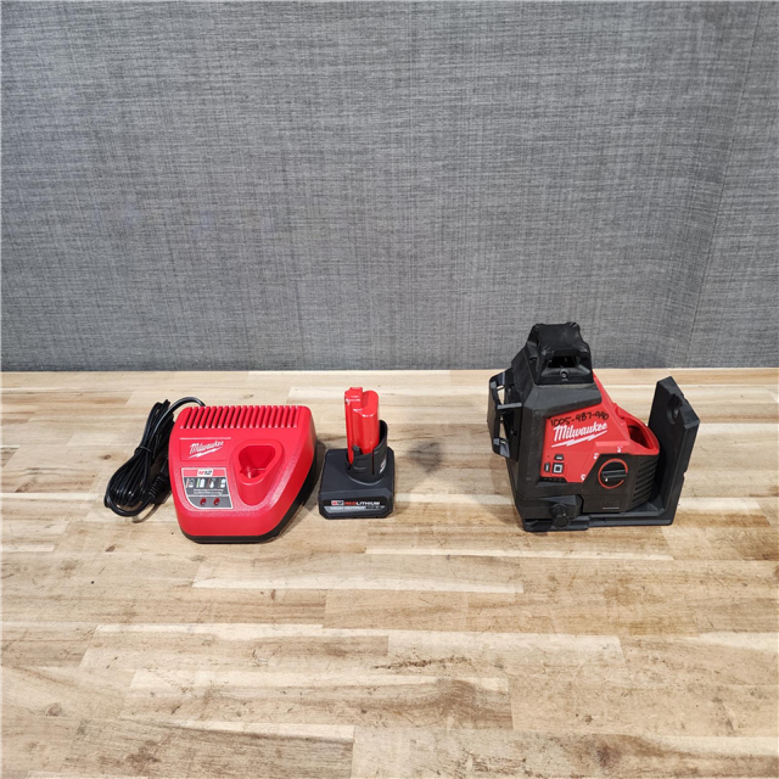 HOUSTON LOCATION - AS-IS Milwaukee 12-Volt Lithium-Ion Cordless Green 250 ft. 3-Plane Laser Level Kit