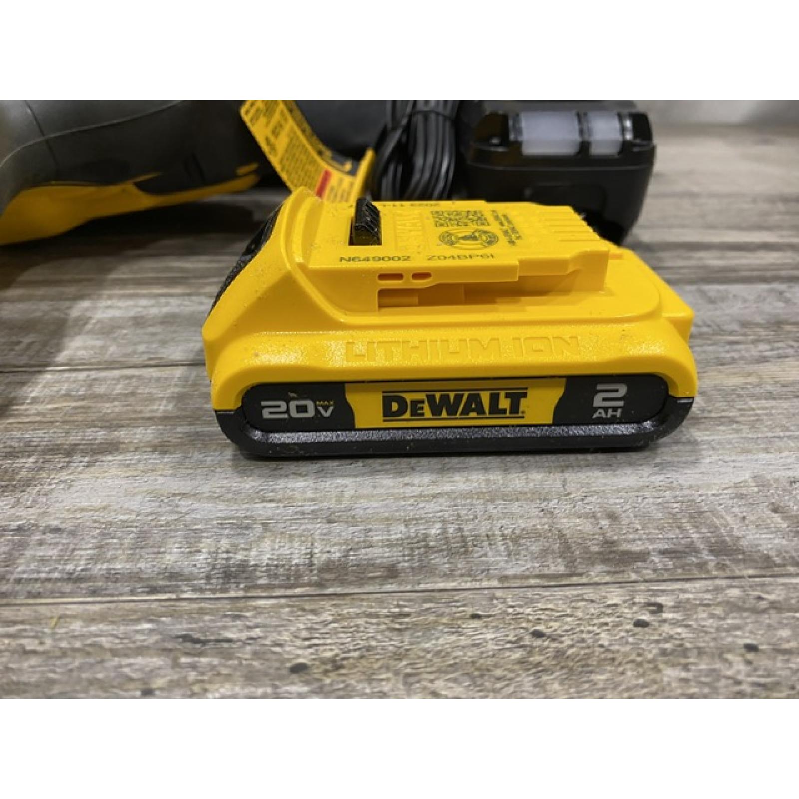 AS-IS DEWALT 20V MAX XR Lithium-Ion Cordless 18-Gauge Narrow Crown Stapler Kit