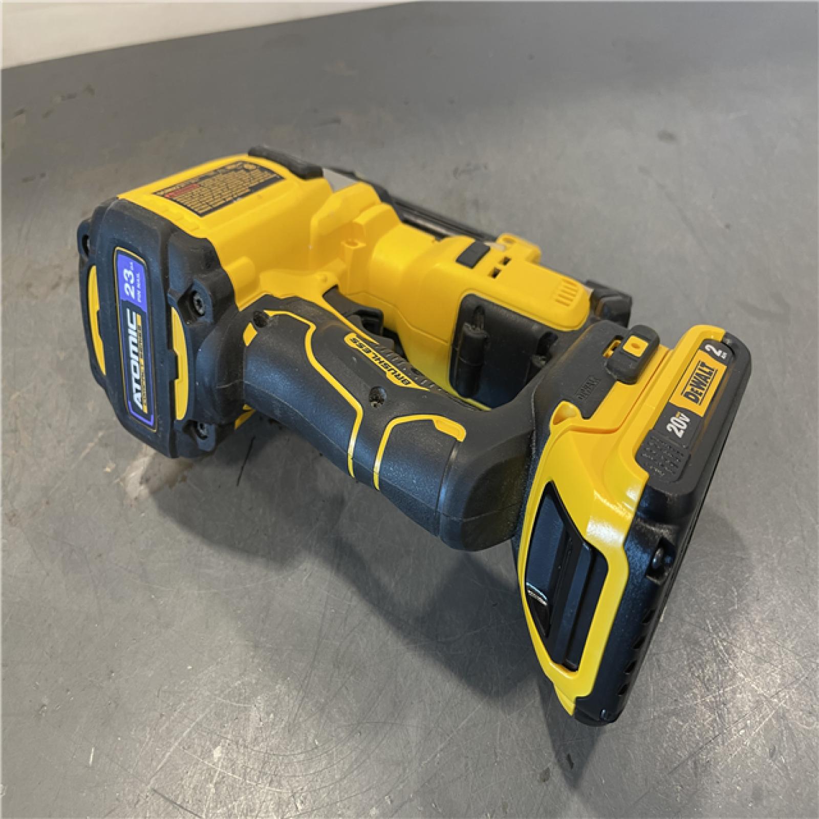 AS-IS - DeWalt ATOMIC 20V MAX Lithium Ion Cordless 23 Gauge Pin Nailer Kit