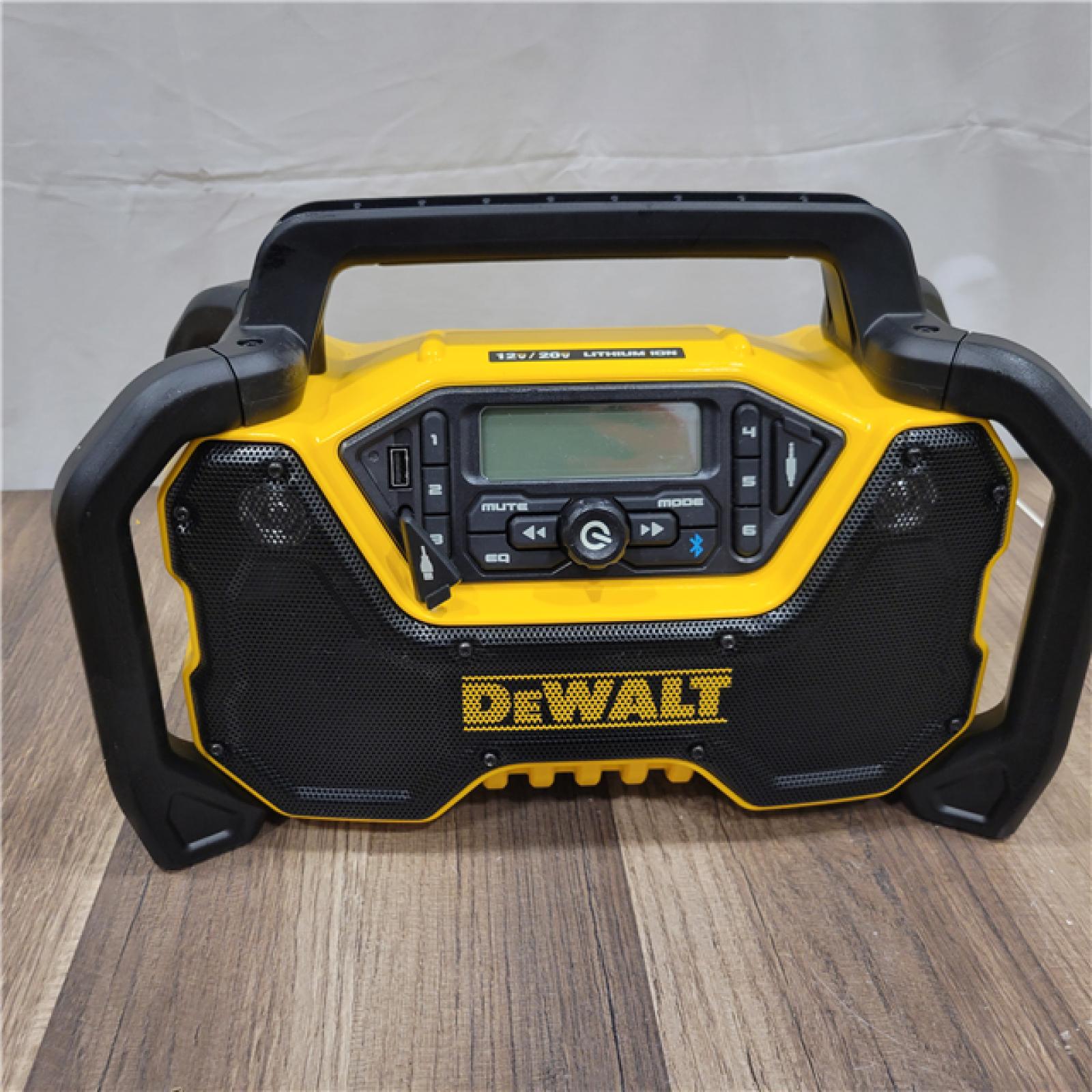 AS-IS  DEWALT 20V MAX Compact Cordless Bluetooth Radio (Tool Only)