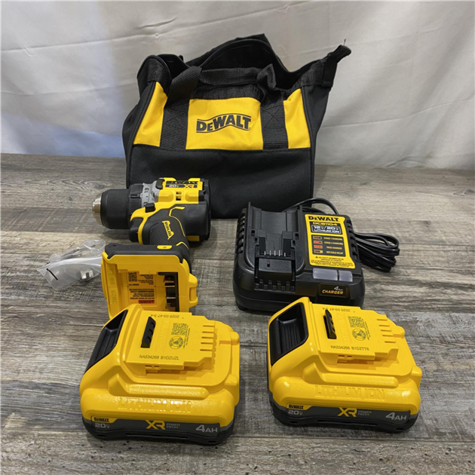 AS-IS DEWALT 20V XR Lithium-Ion Cordless Brushless 1/2 in. Drill/Driver Kit