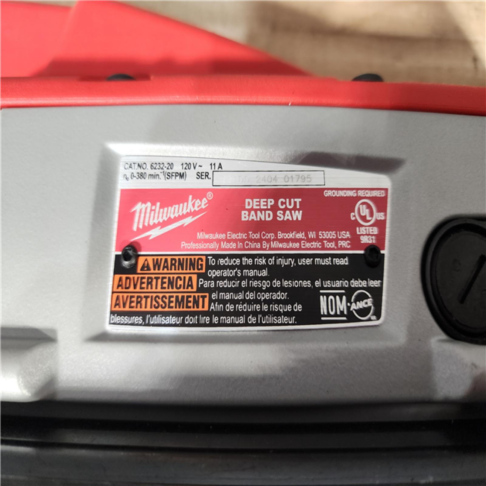 HOUSTON LOCATION - AS - IS Milwaukee 11 Amp Deep Cut Variable Speed Band Saw