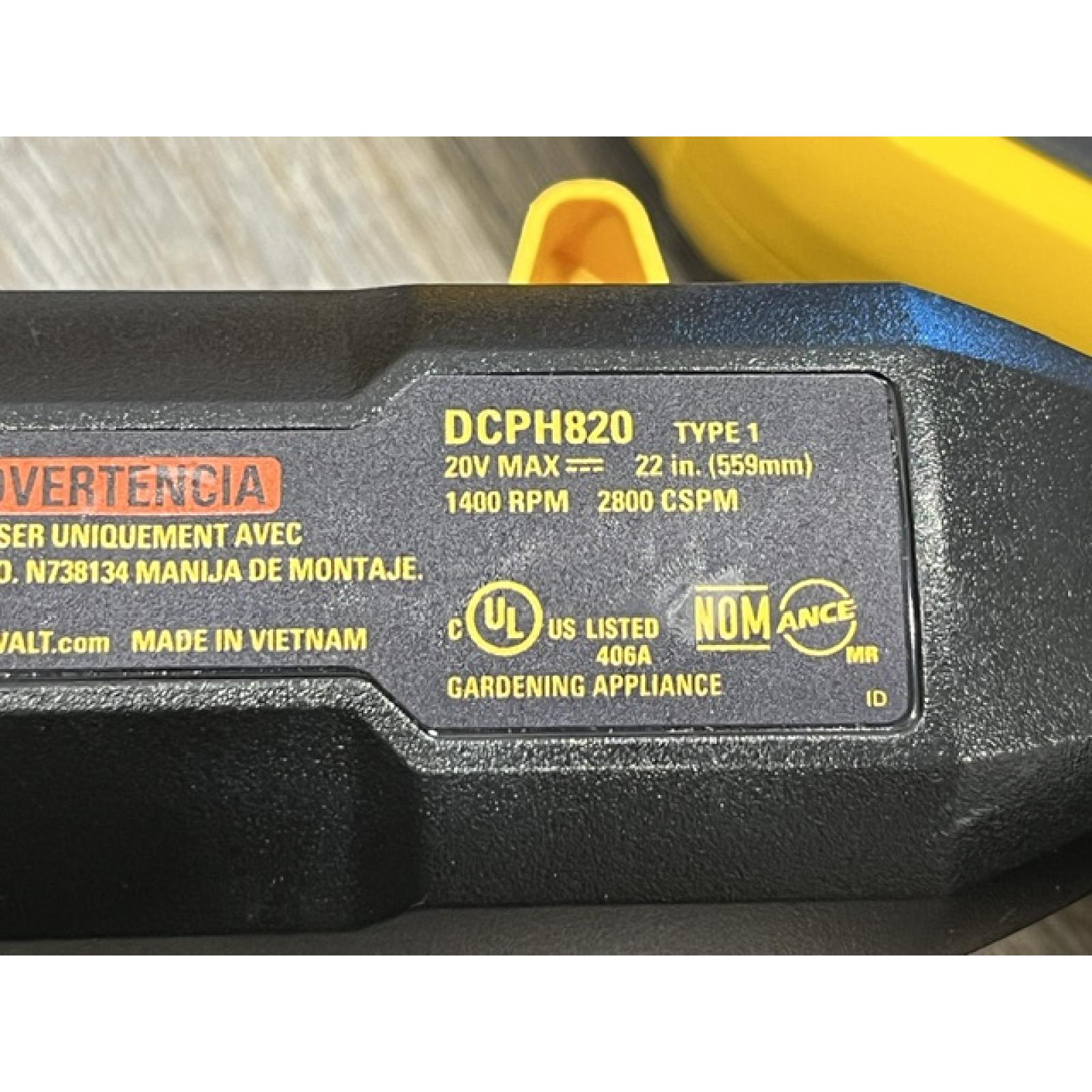 AS-IS DEWALT 20V MAX Cordless Lithium-Ion Pole Saw and Pole Hedge Trimmer Combo Kit